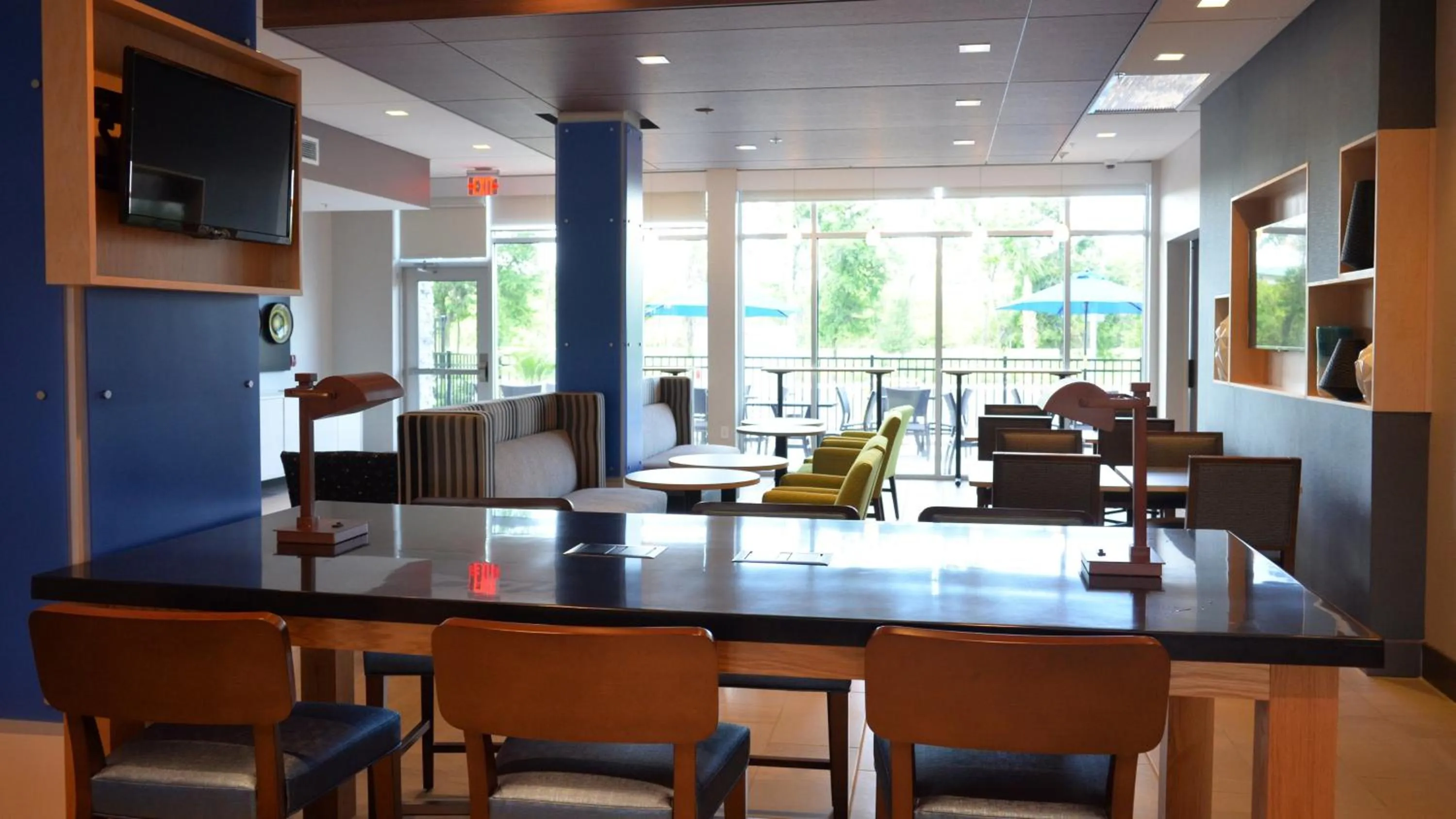 Lobby or reception in Holiday Inn Express & Suites - Jacksonville W - I295 and I10 by IHG
