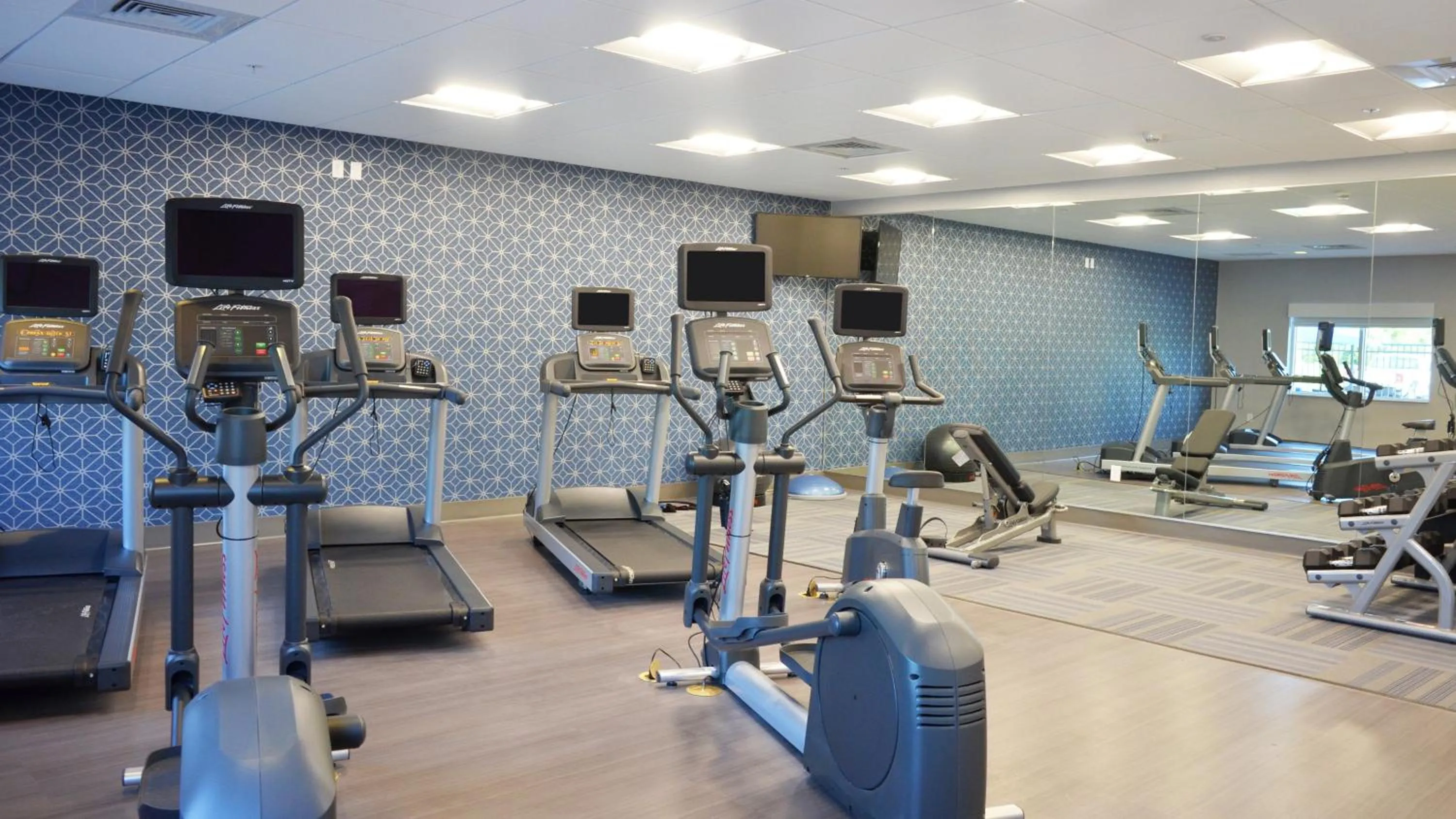 Fitness centre/facilities in Holiday Inn Express & Suites - Jacksonville W - I295 and I10 by IHG