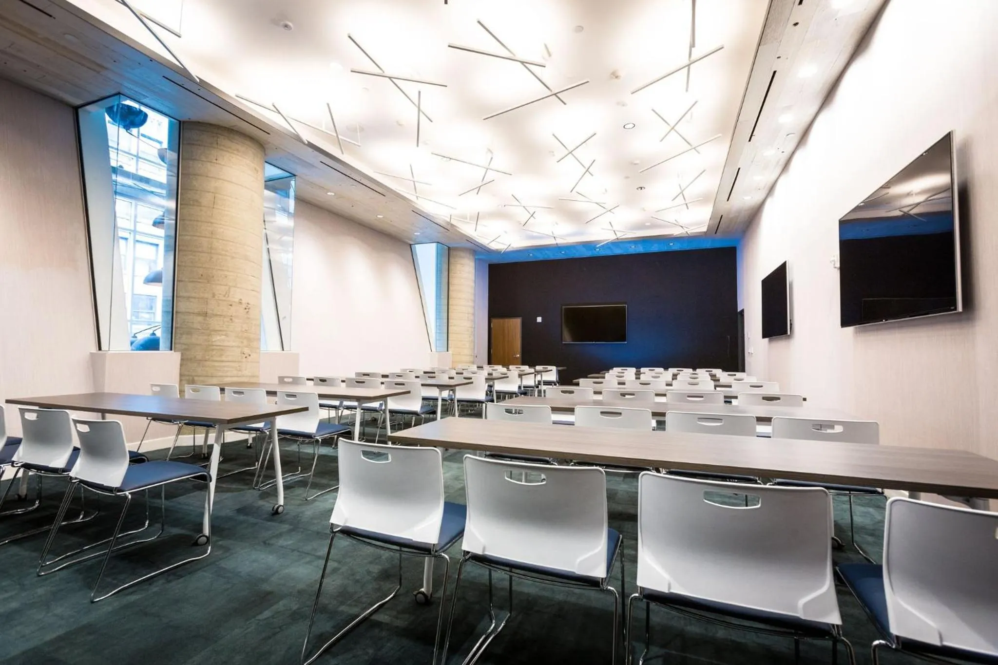 Meeting/conference room in Crowne Plaza HY36 Midtown Manhattan by IHG