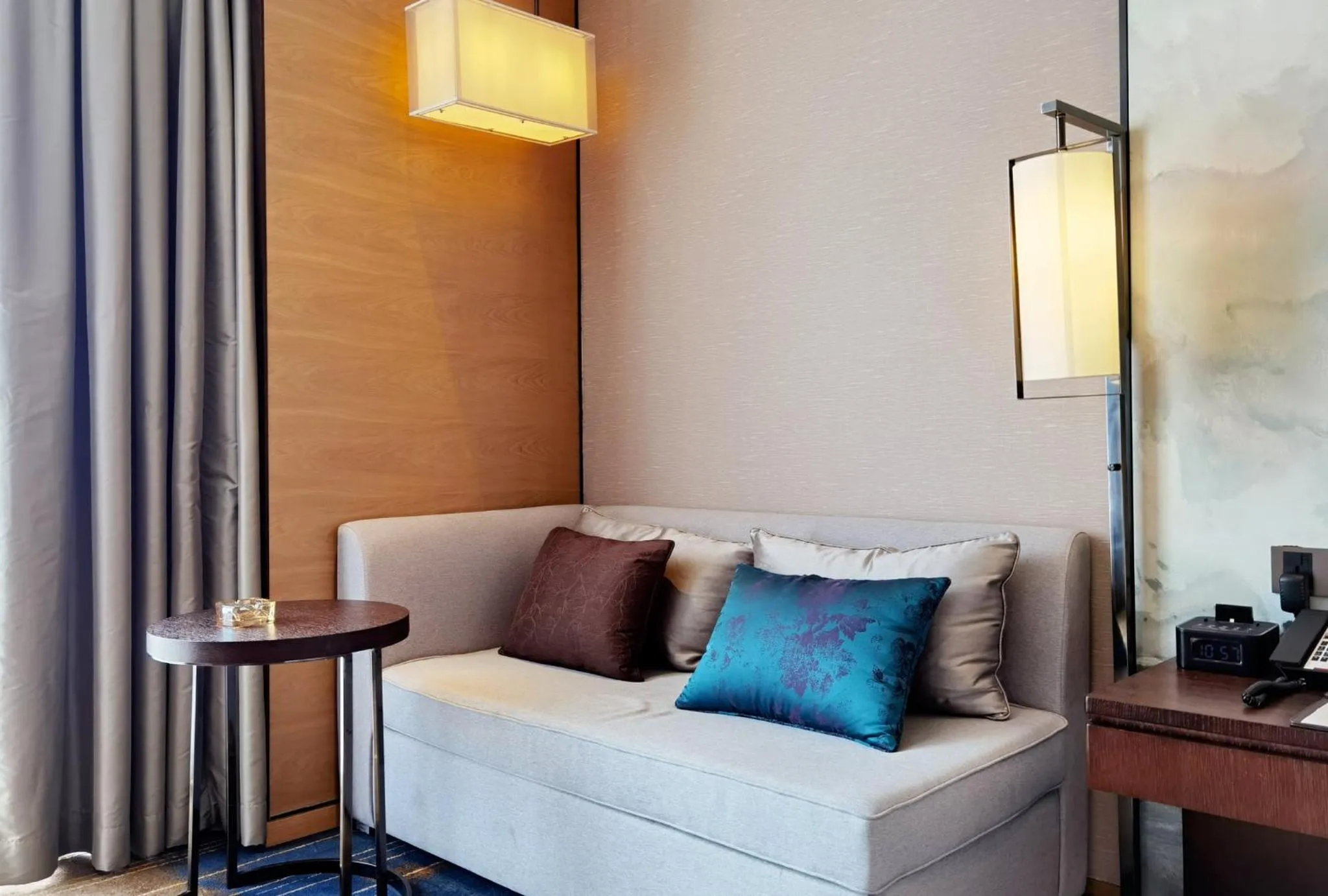 Photo of the whole room in Crowne Plaza Chengdu Wenjiang by IHG