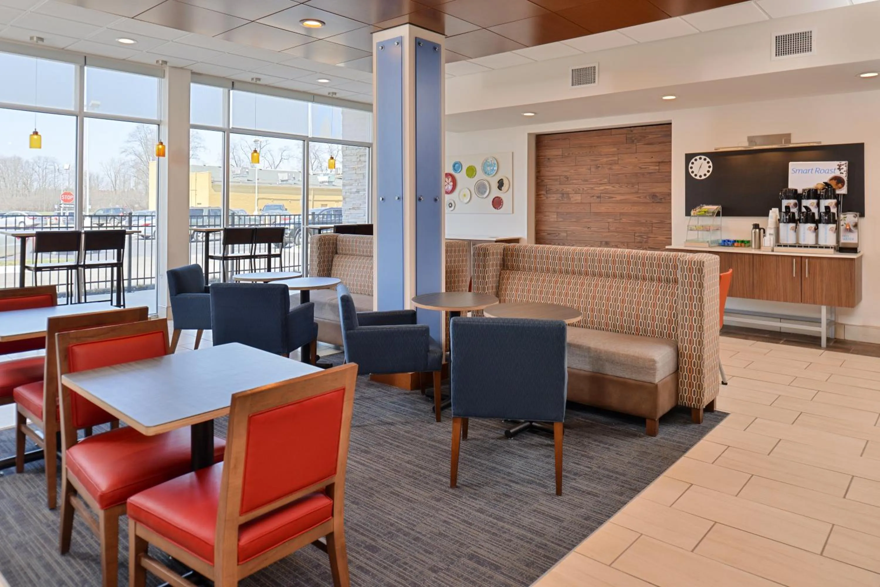 Breakfast in Holiday Inn Express & Suites - Southgate - Detroit Area by IHG