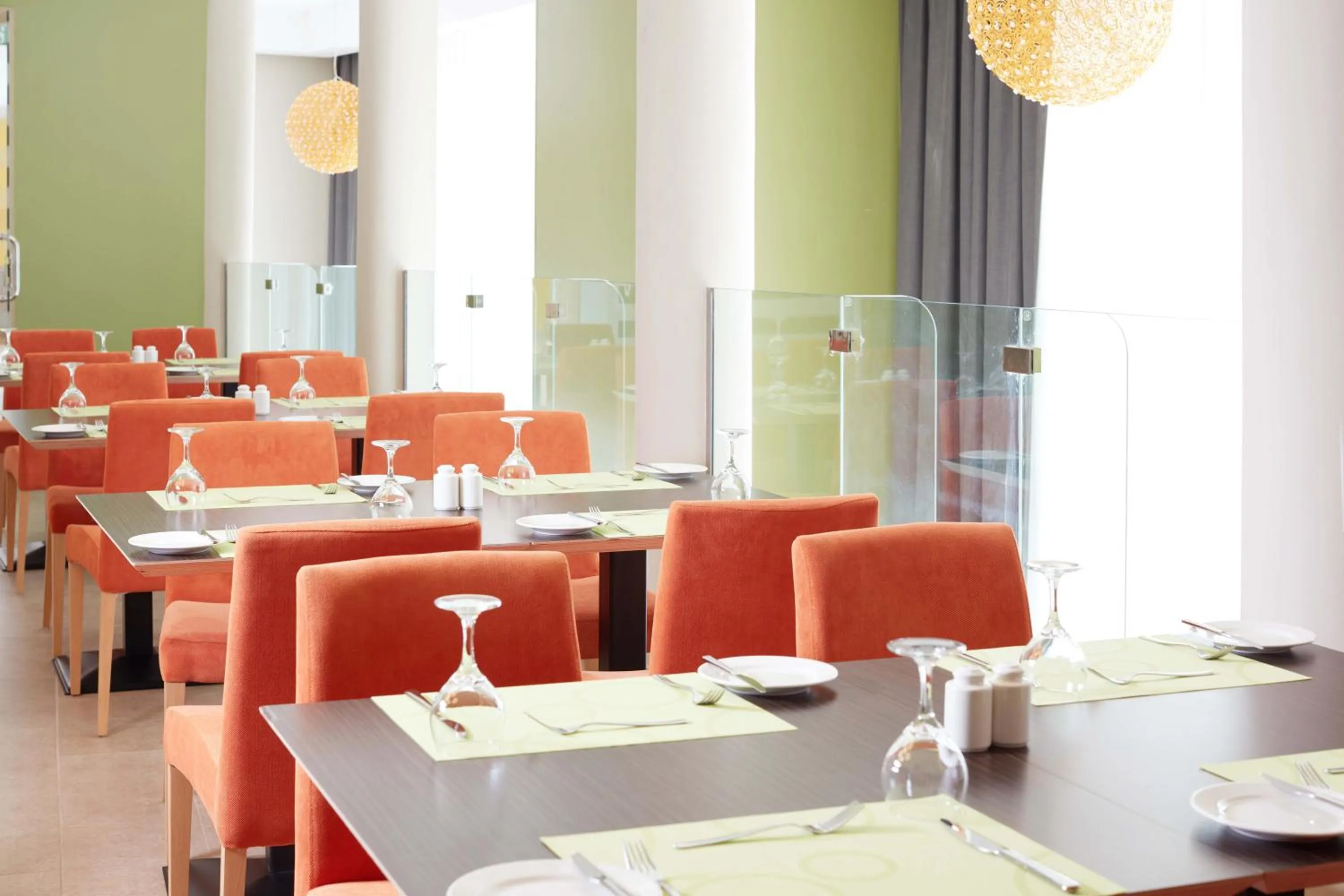 Restaurant/places to eat in ibis Styles Makkah