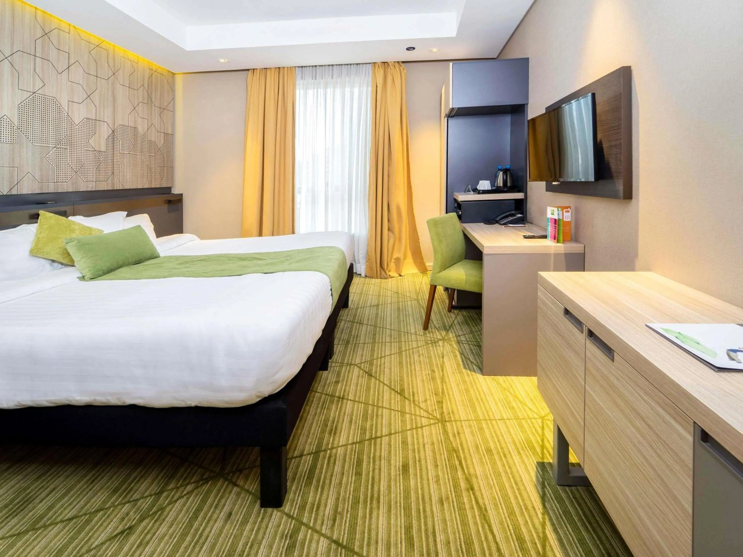 Bedroom, Bed in ibis Styles Makkah