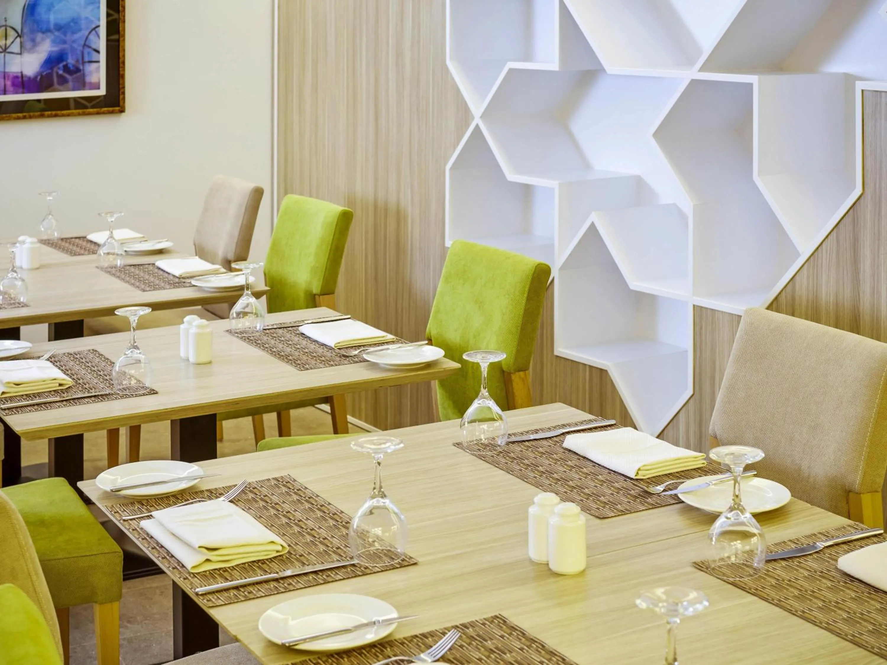 Restaurant/places to eat in ibis Styles Makkah