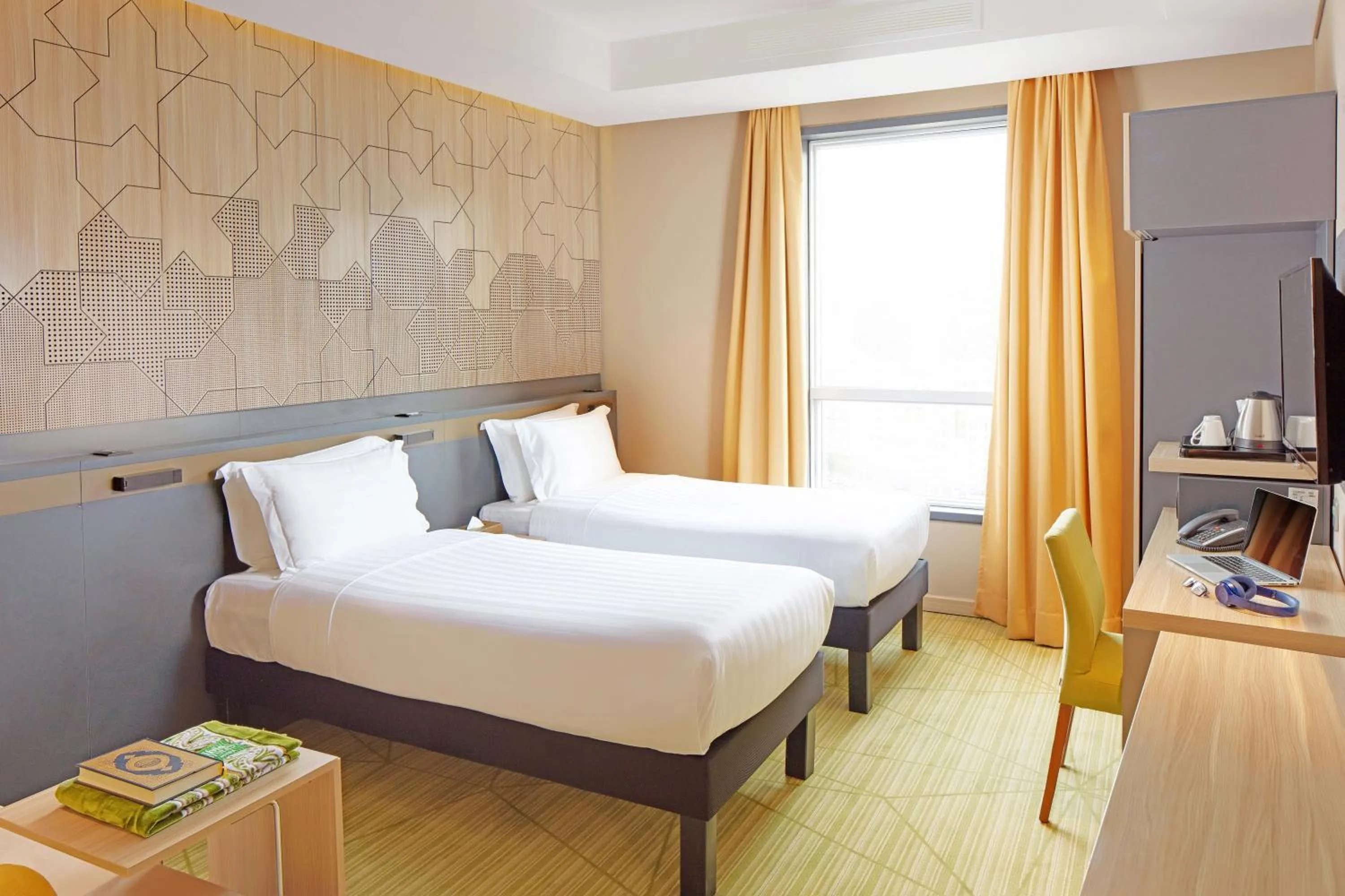 Bed in ibis Styles Makkah
