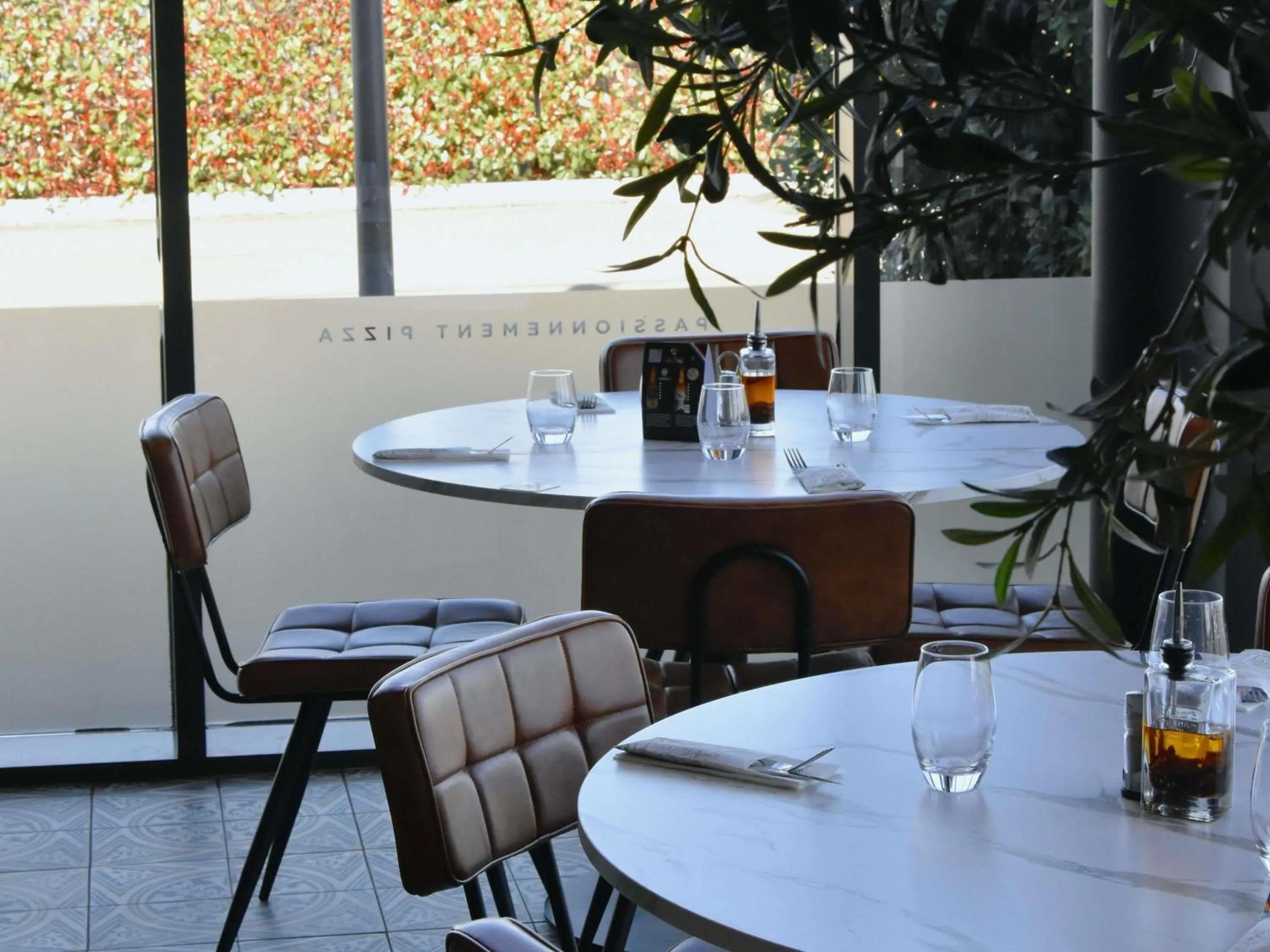 Restaurant/places to eat in ibis budget Sens