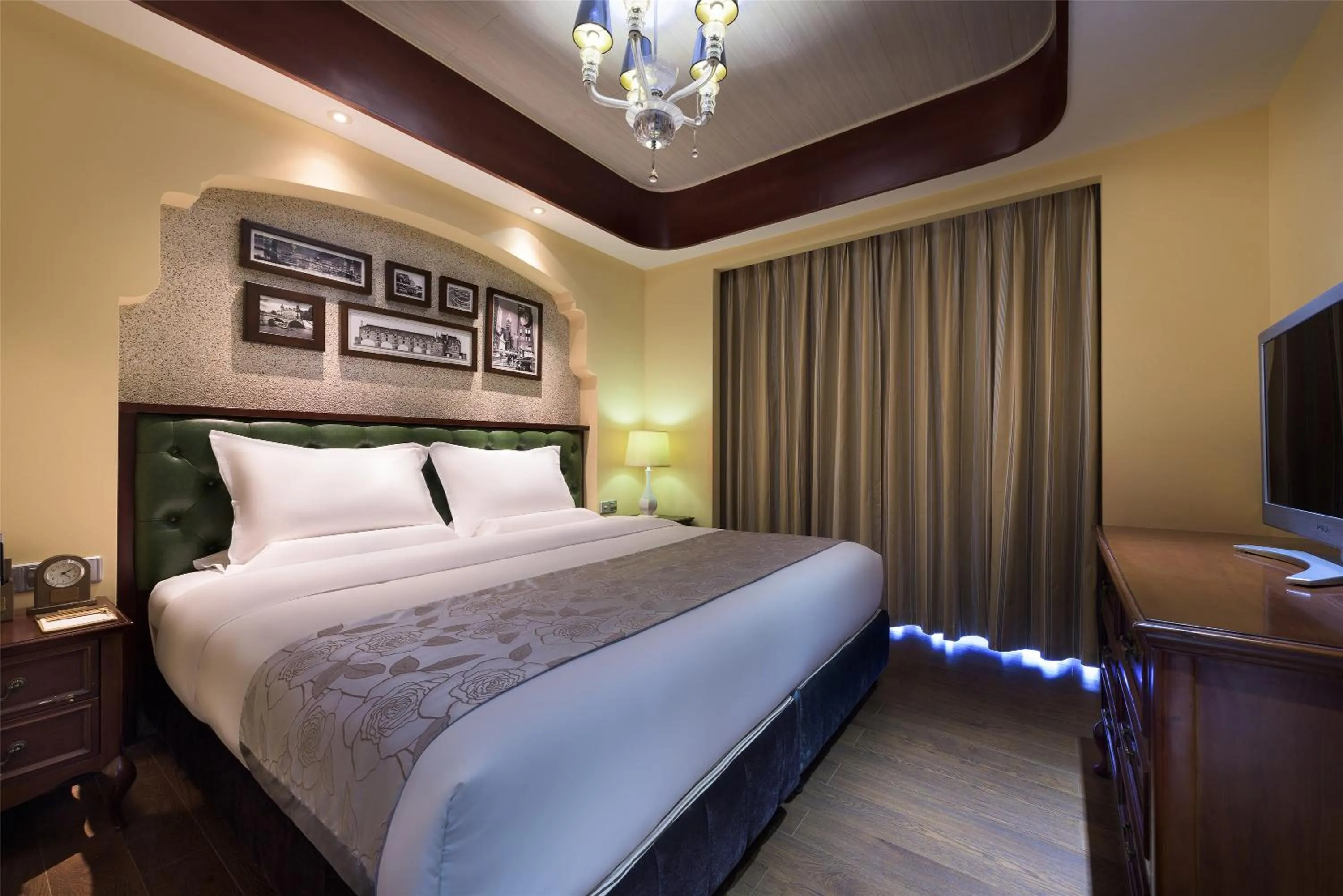 Bedroom, Bed in Mercure Xiamen Exhibition Centre