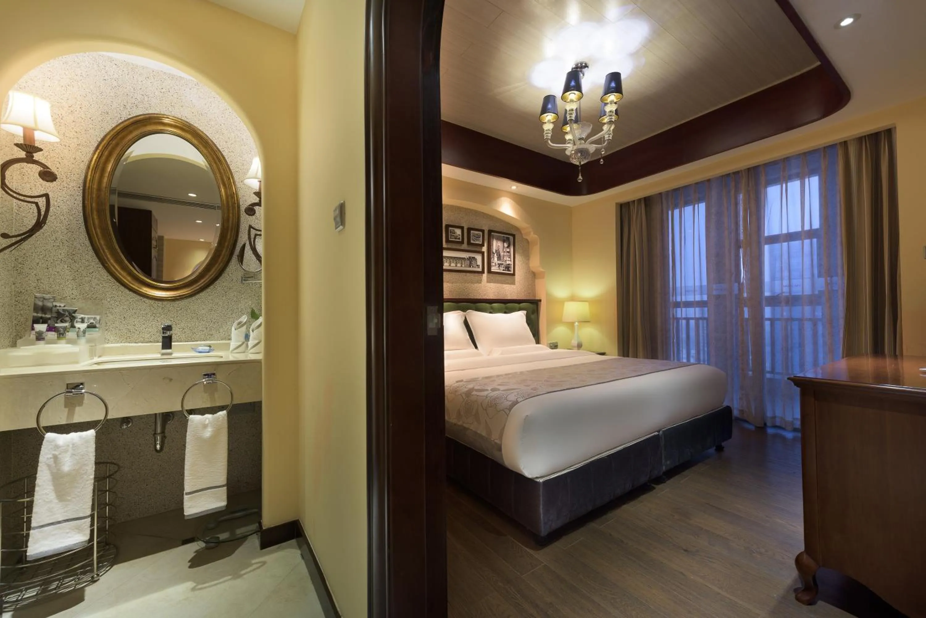 Photo of the whole room, Bed in Mercure Xiamen Exhibition Centre