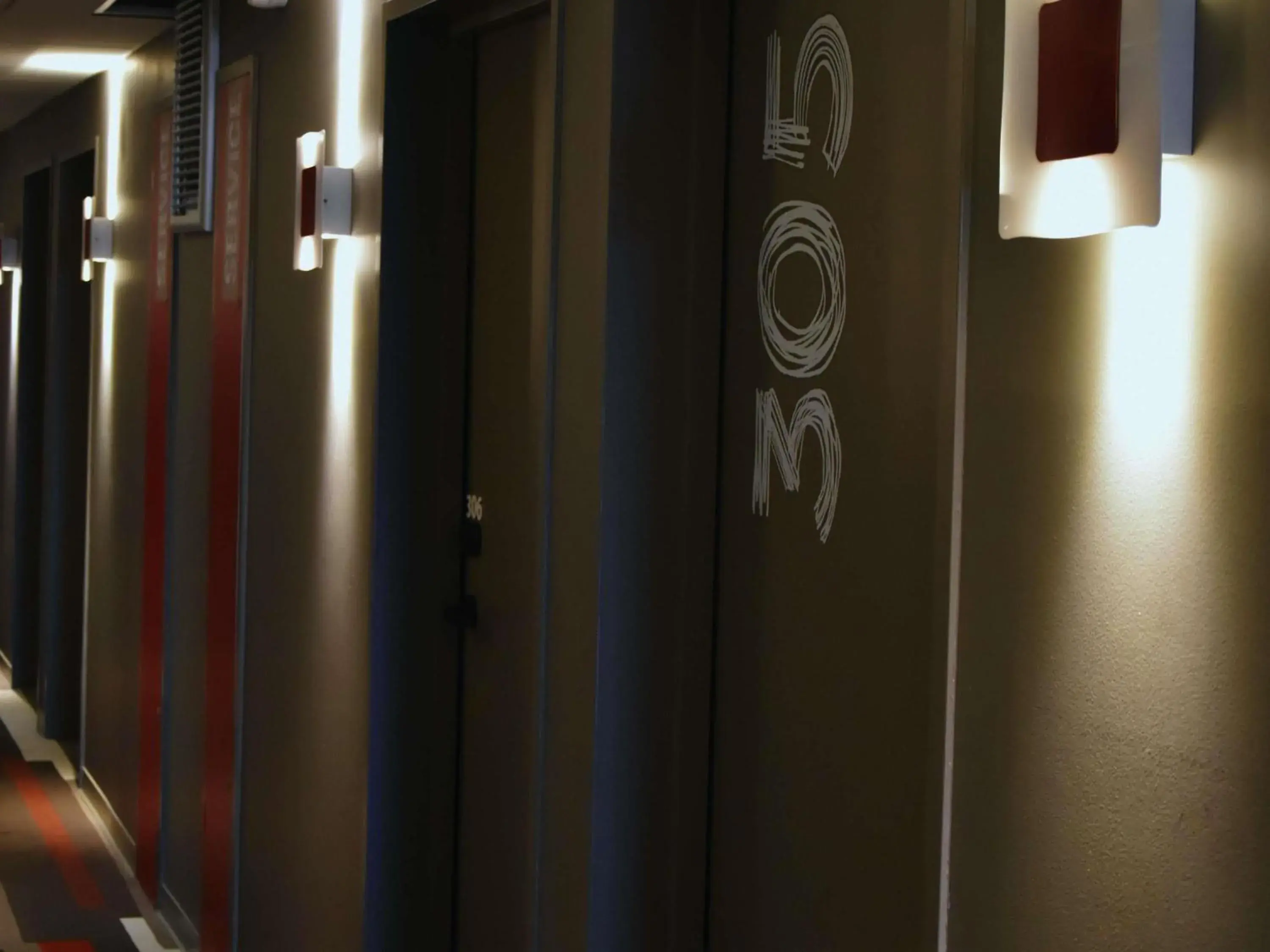 Standard Twin Room in ibis Sens Standard Twin Room in ibis Sens