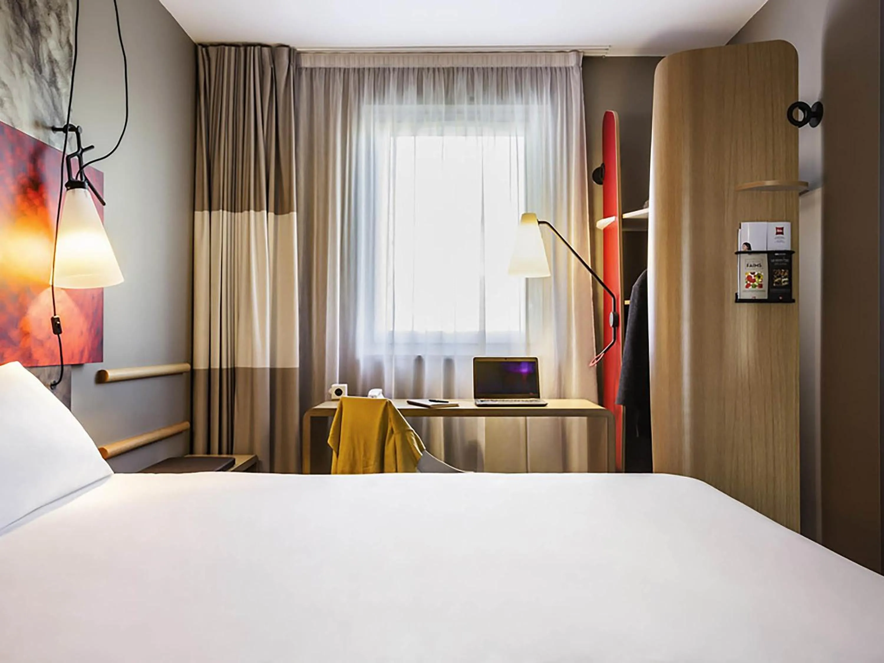 Bedroom, Bed in ibis Sens