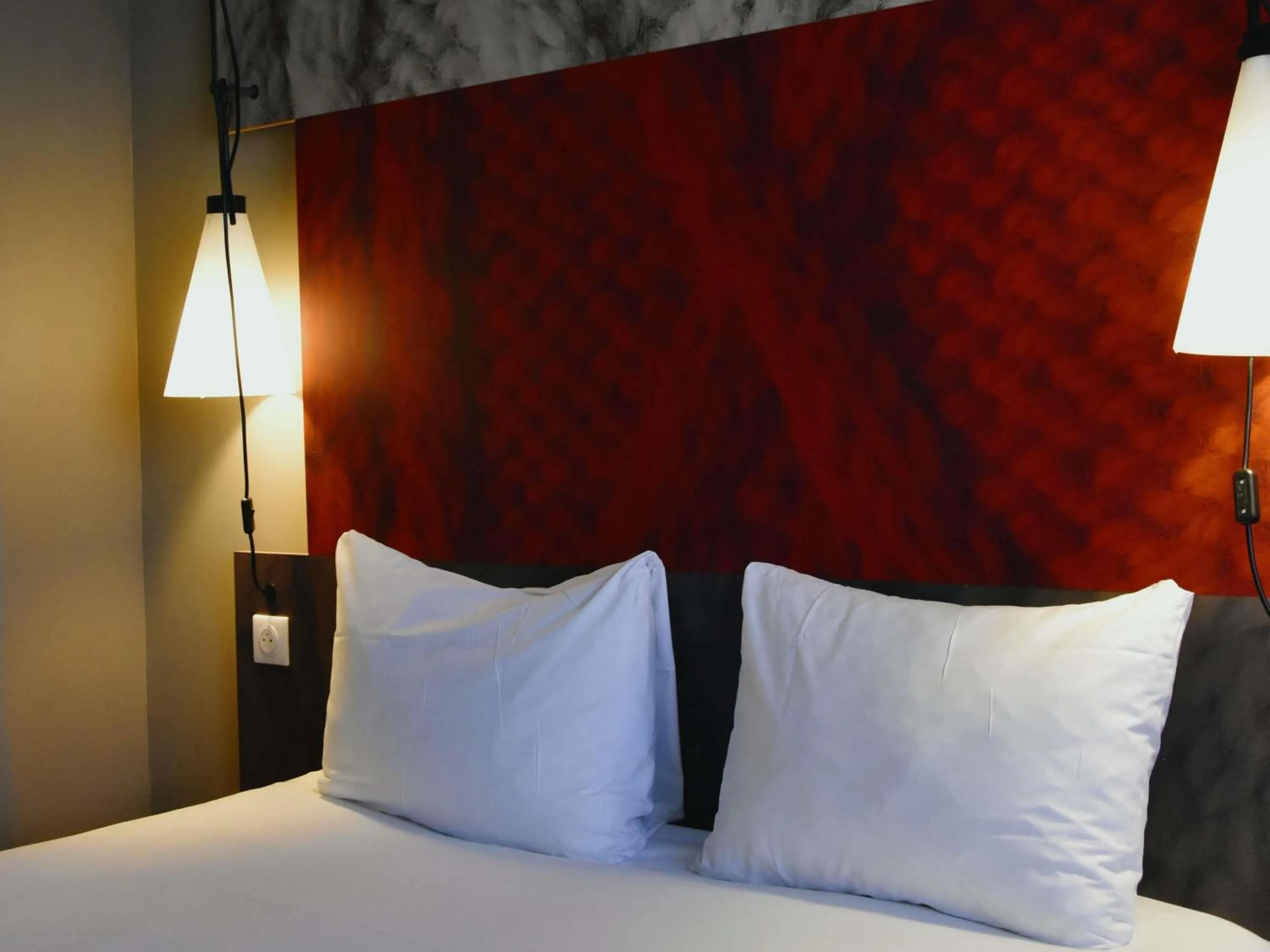 Bedroom, Bed in ibis Sens