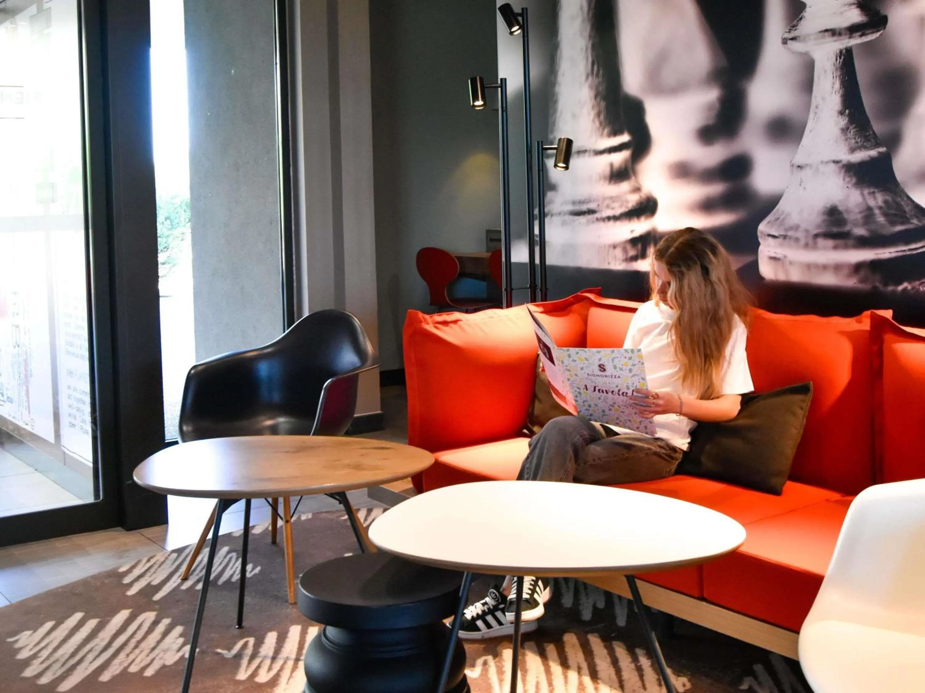 Meeting/conference room in ibis Sens