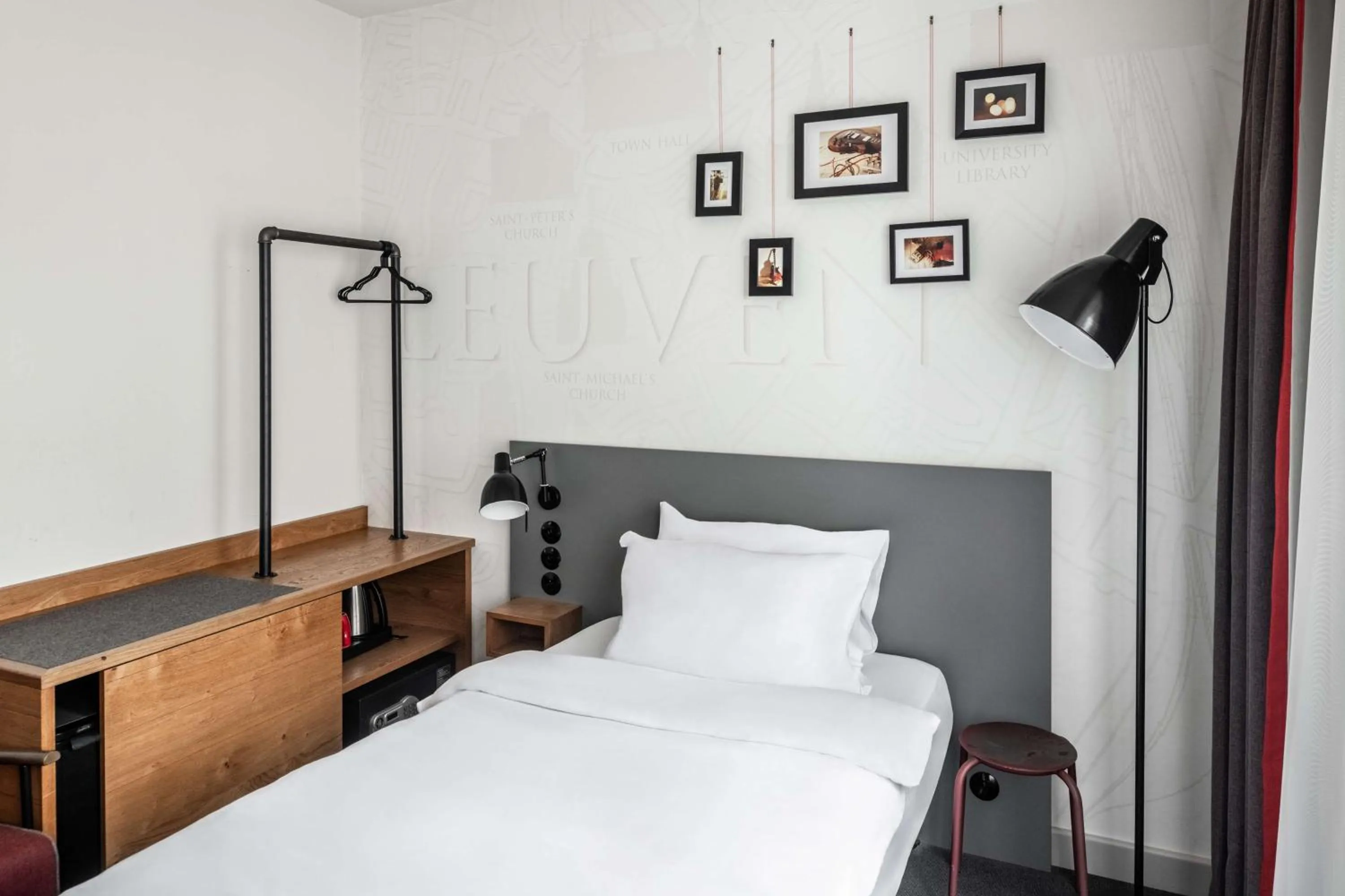 Bedroom, Bed in pentahotel Leuven