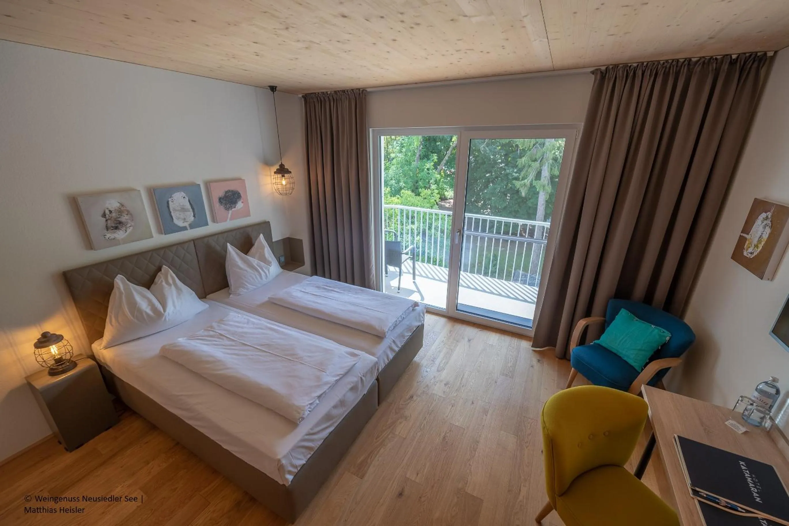 Photo of the whole room, Bed in Hotel Katamaran