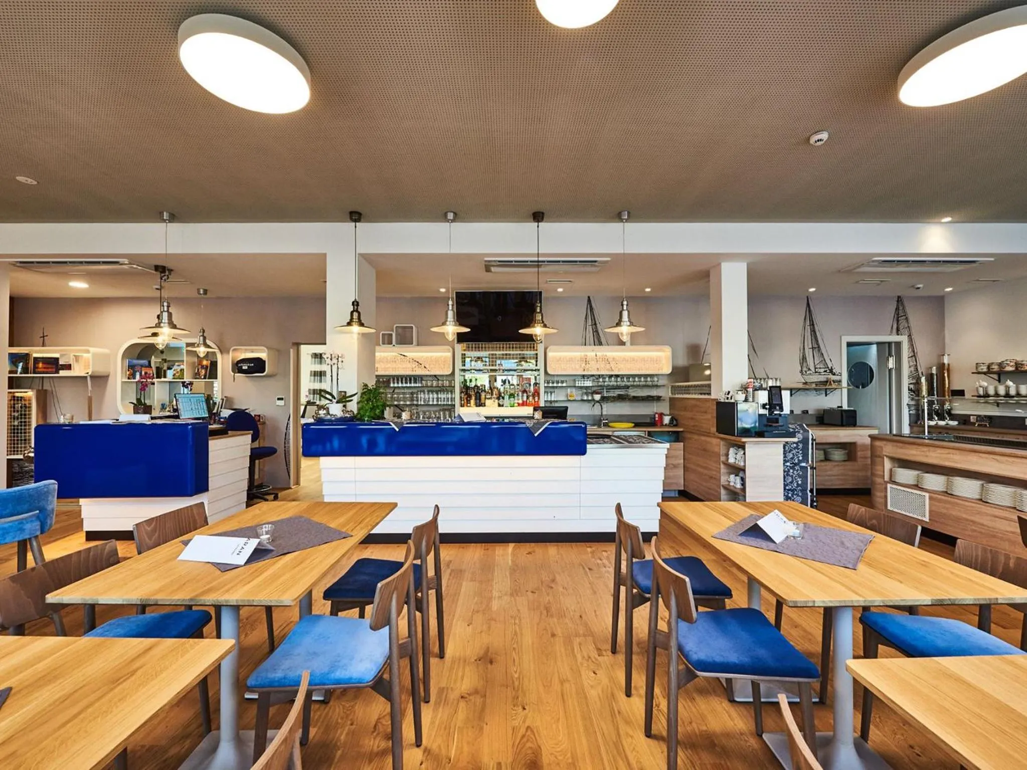 Lounge or bar in Hotel Katamaran