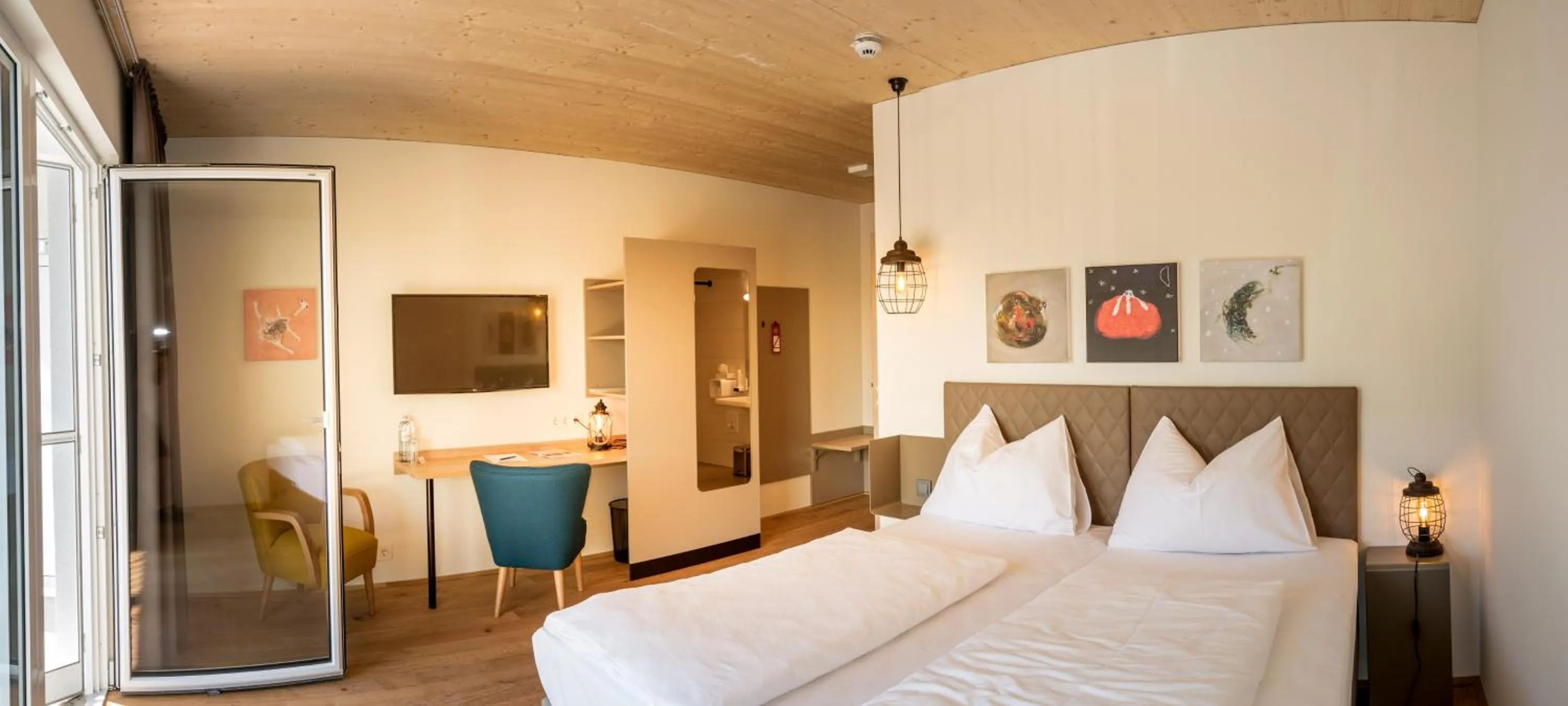 Photo of the whole room, Bed in Hotel Katamaran