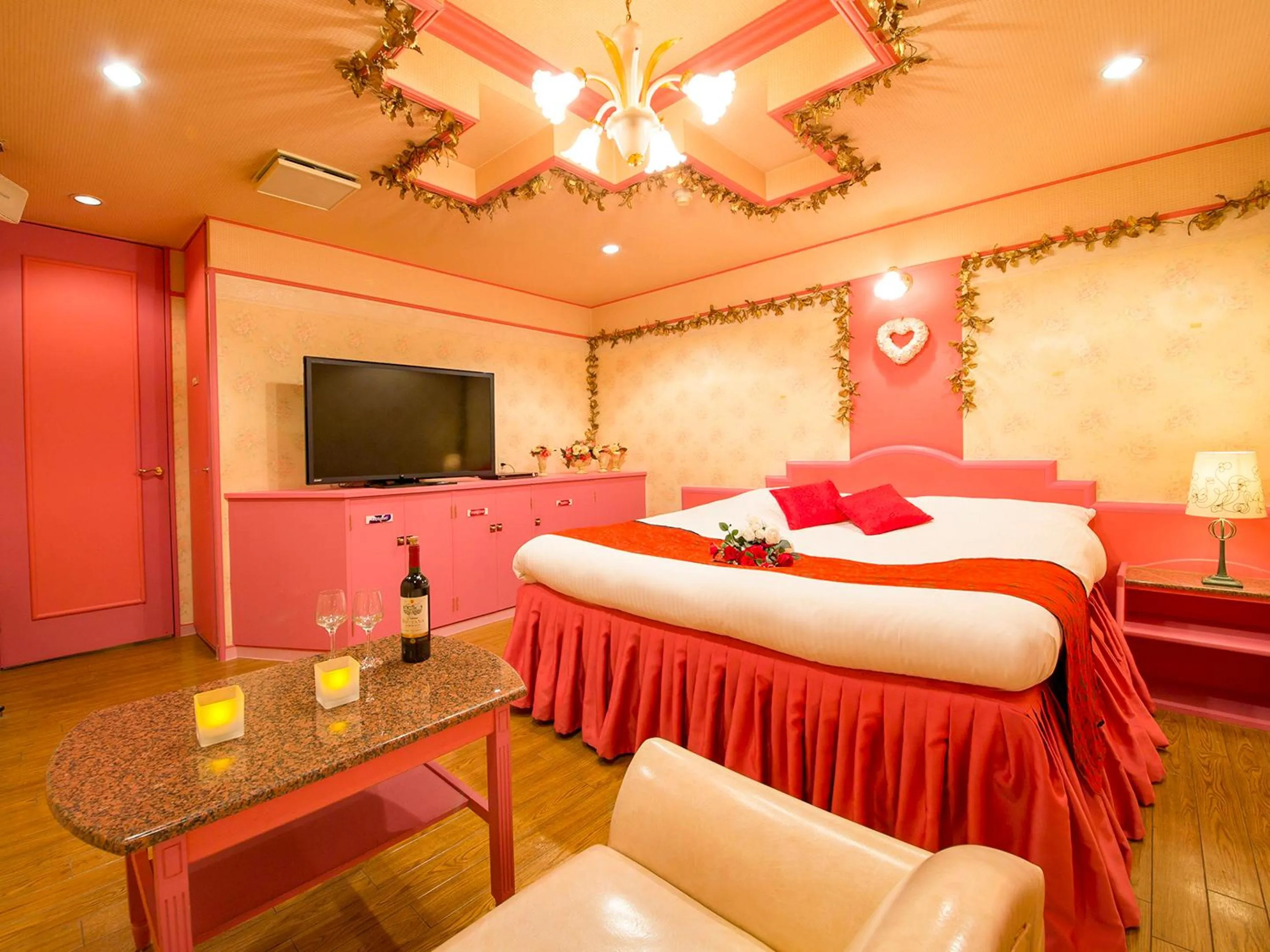 Photo of the whole room, Bed in Hotel Gallery (Adult Only)