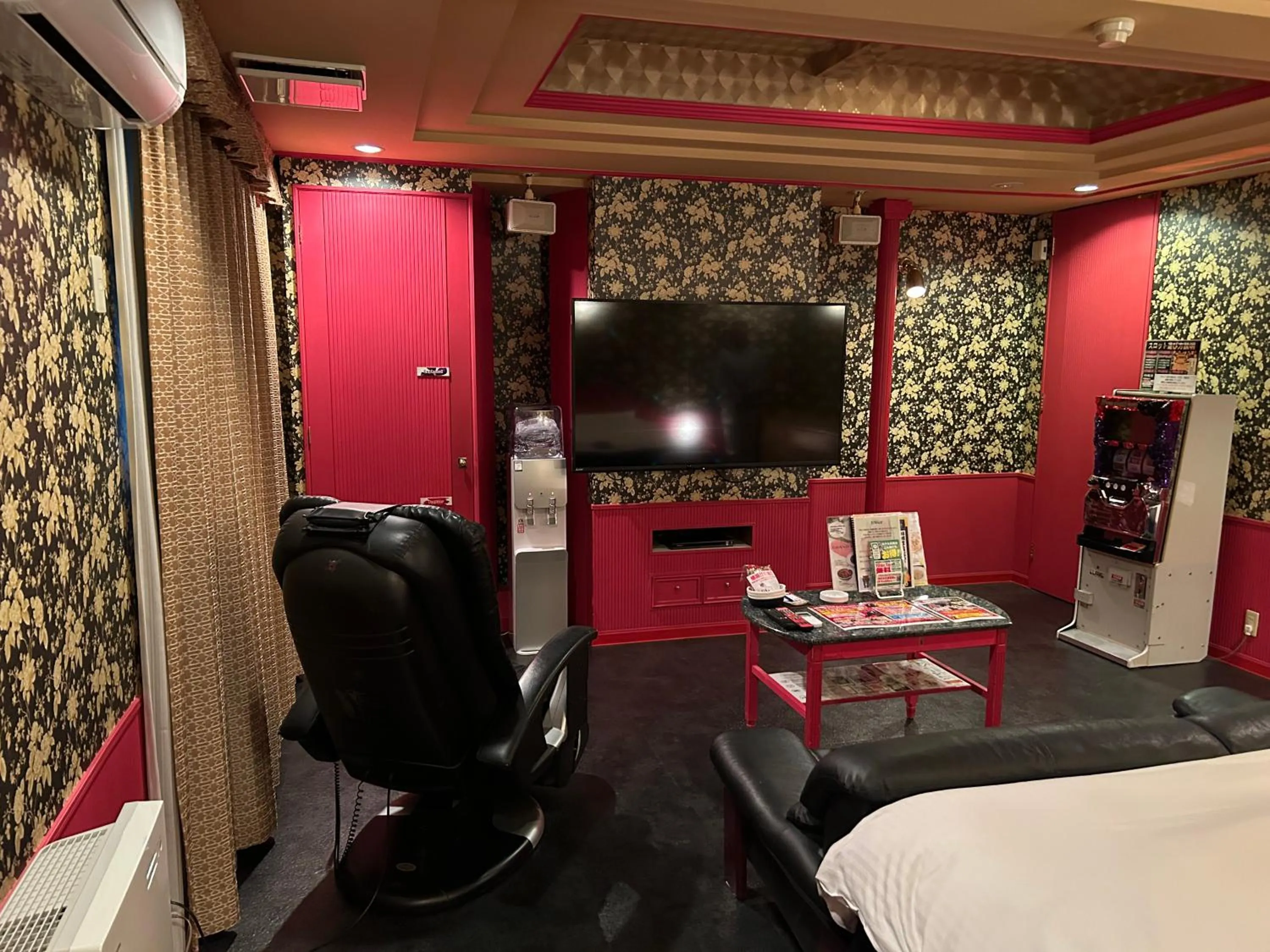 Seating area, Bed in Hotel Gallery (Adult Only)