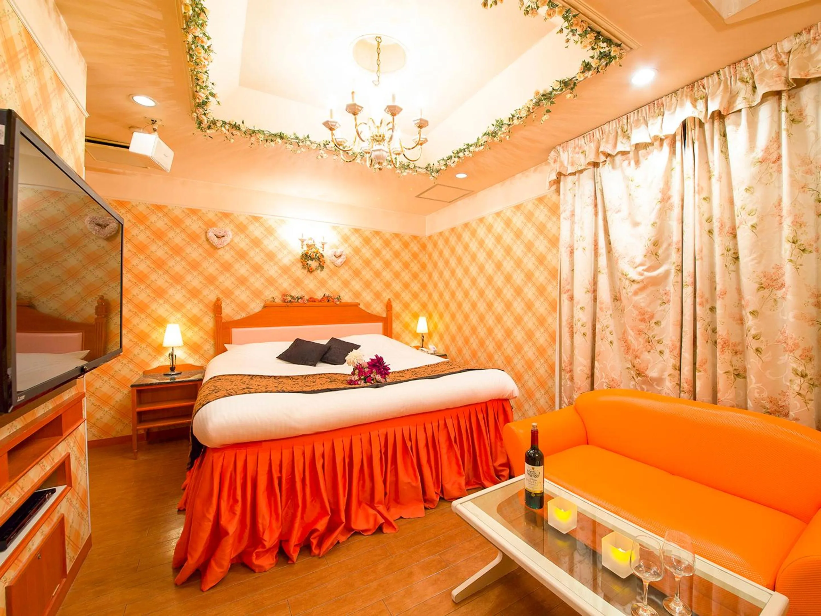 Photo of the whole room, Bed in Hotel Gallery (Adult Only)