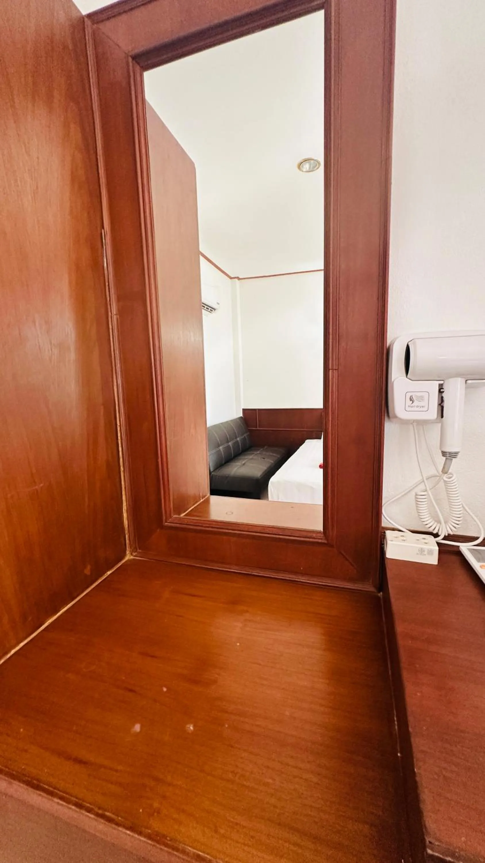 Photo of the whole room, Bed in Lanta L.D. Beach Bungalow