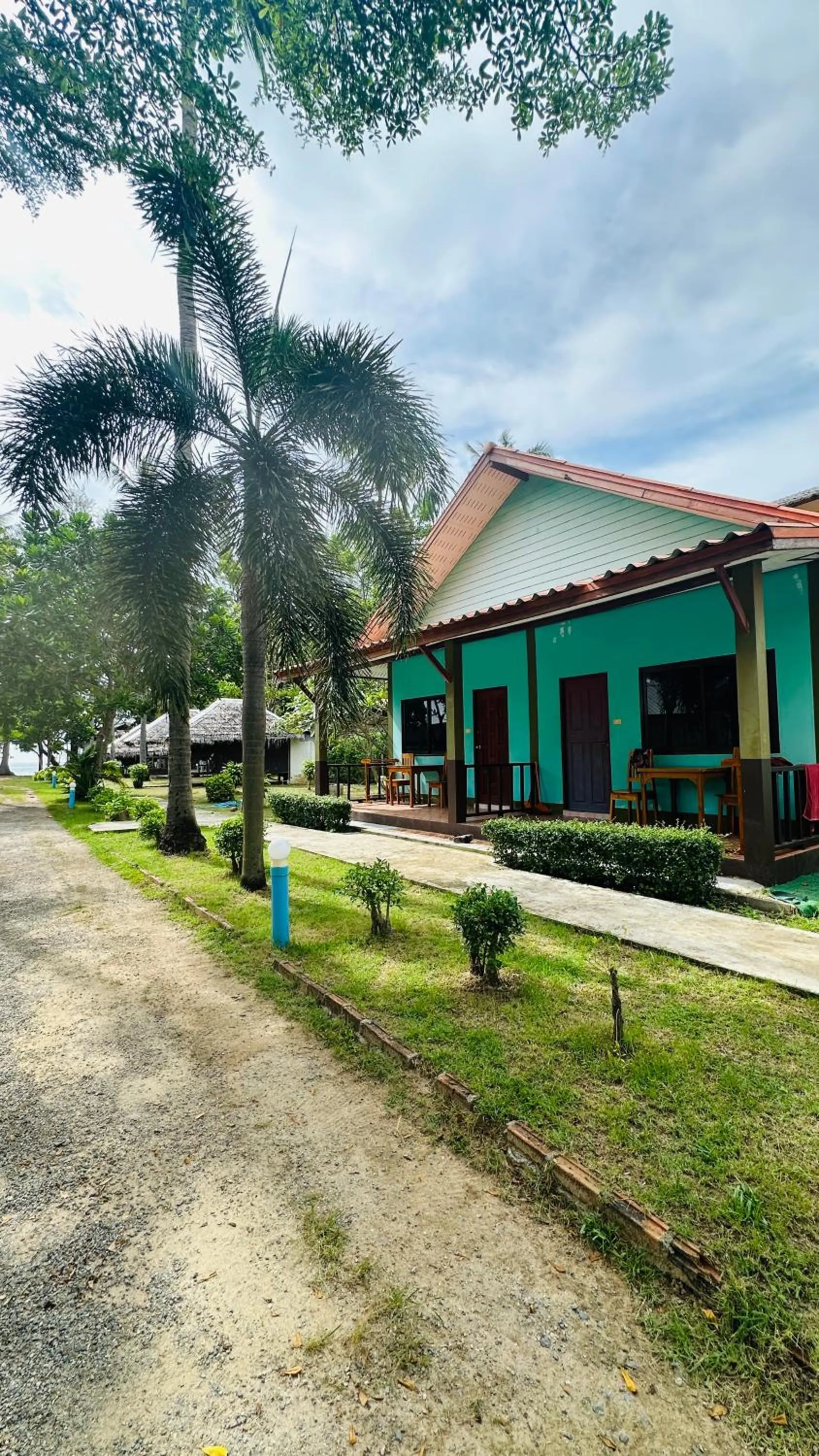 Property building in Lanta L.D. Beach Bungalow