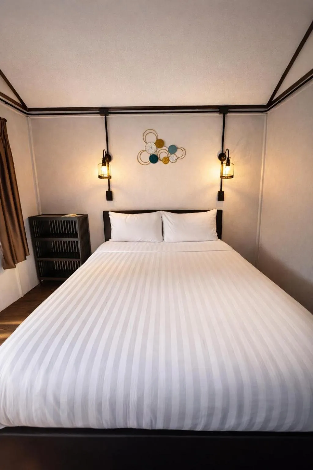 Bed in Lanta L.D. Beach Bungalow