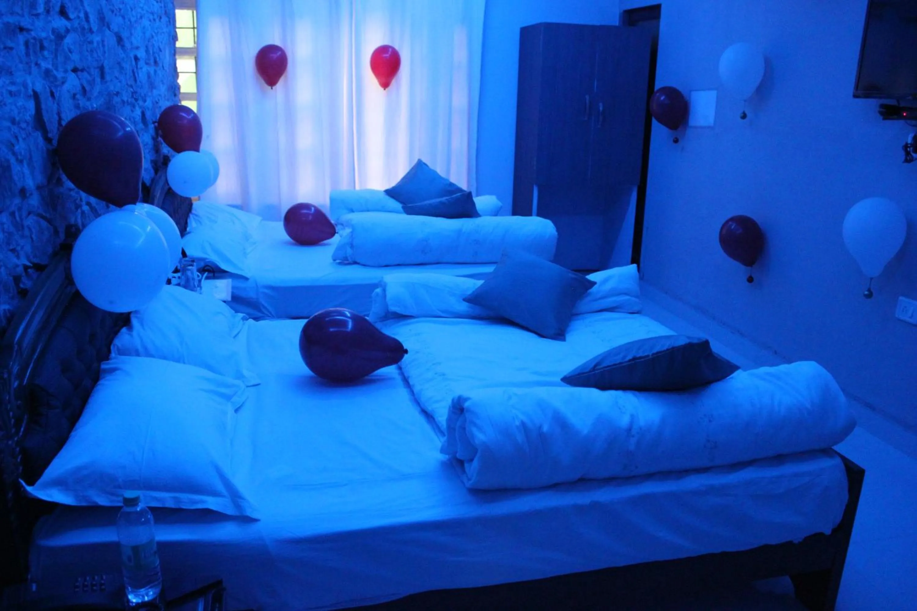 Hotel Toppers Corner