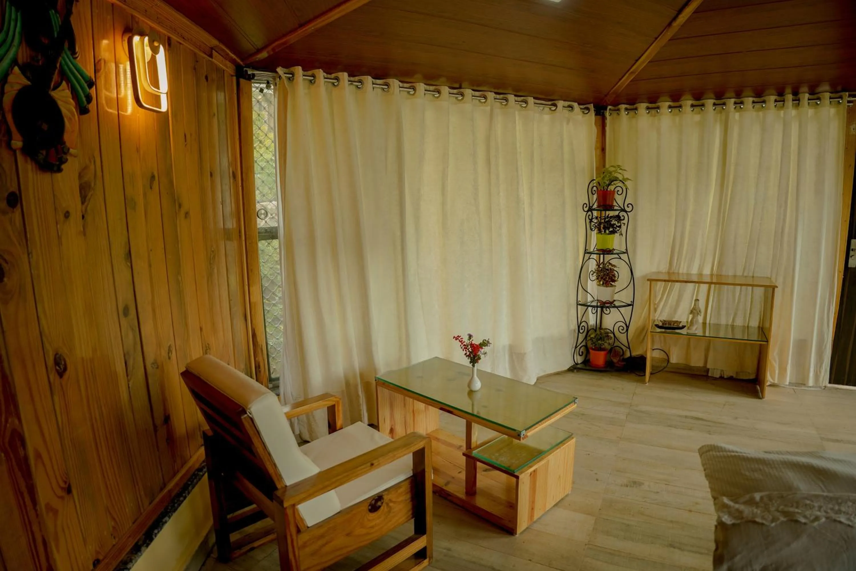 Hotel Toppers Corner