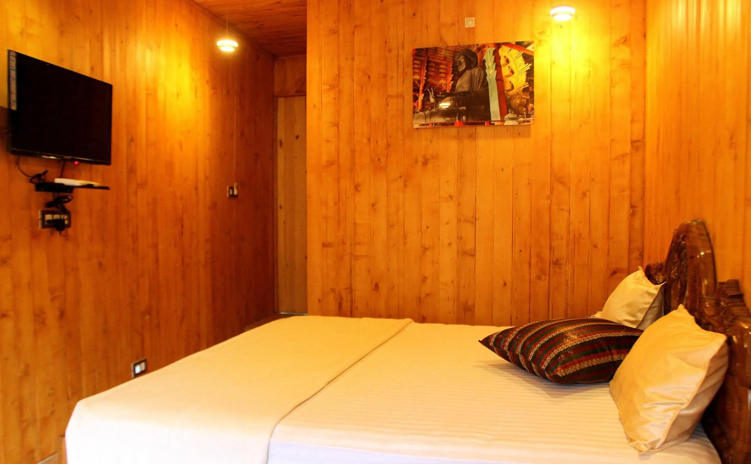 Hotel Toppers Corner