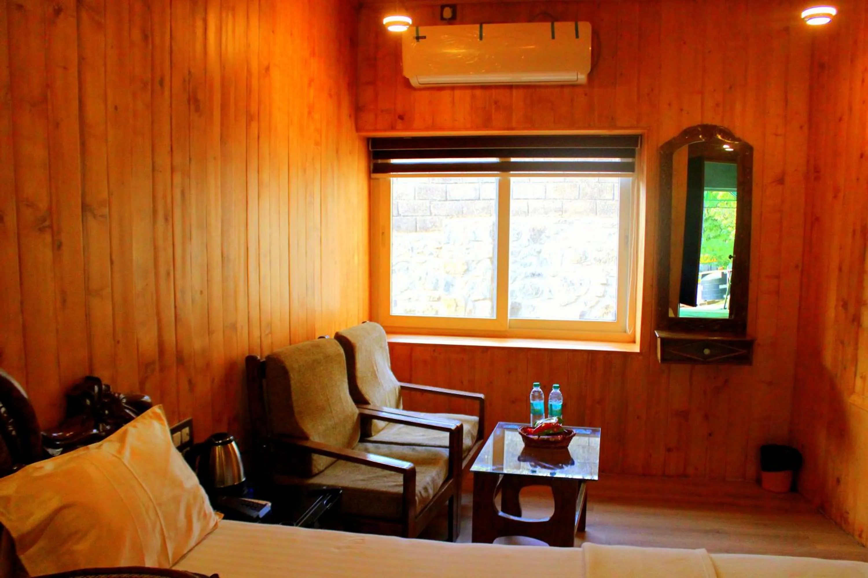 Hotel Toppers Corner