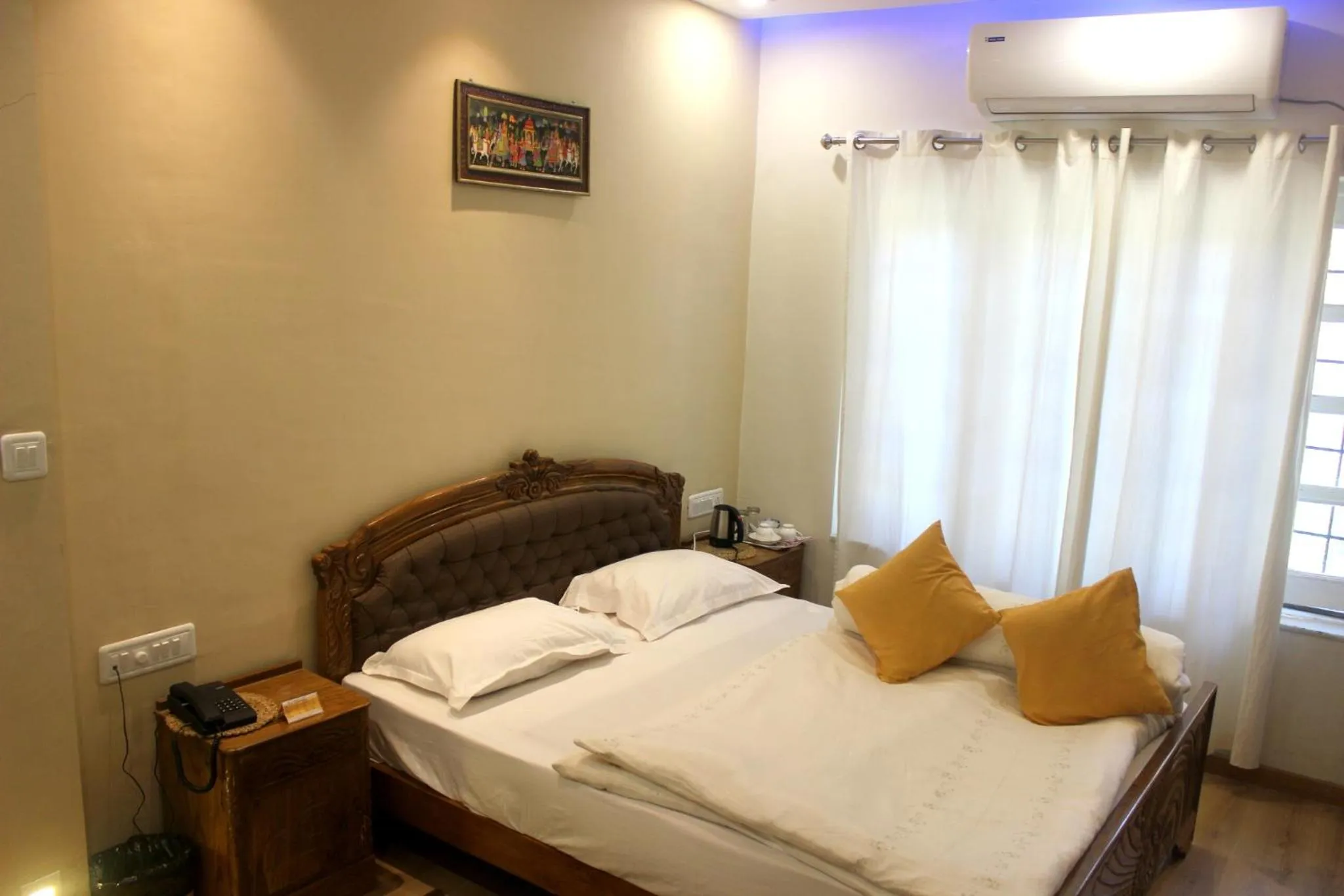 Hotel Toppers Corner