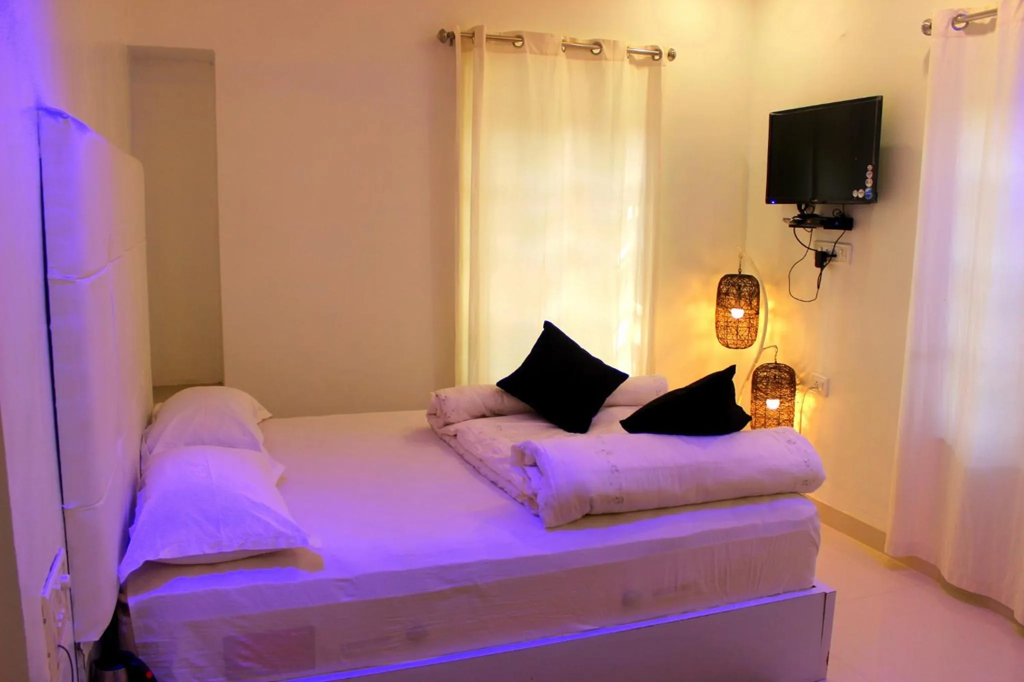 Hotel Toppers Corner