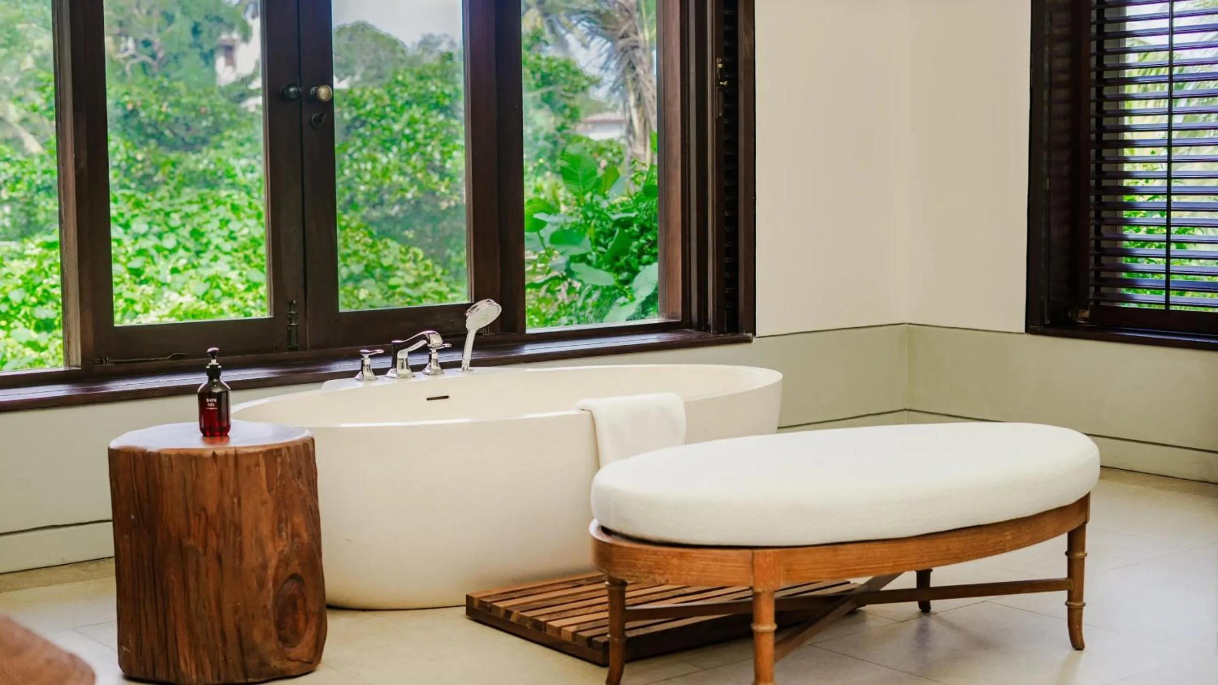 Bathroom in Cape Weligama - Relais and Chateaux