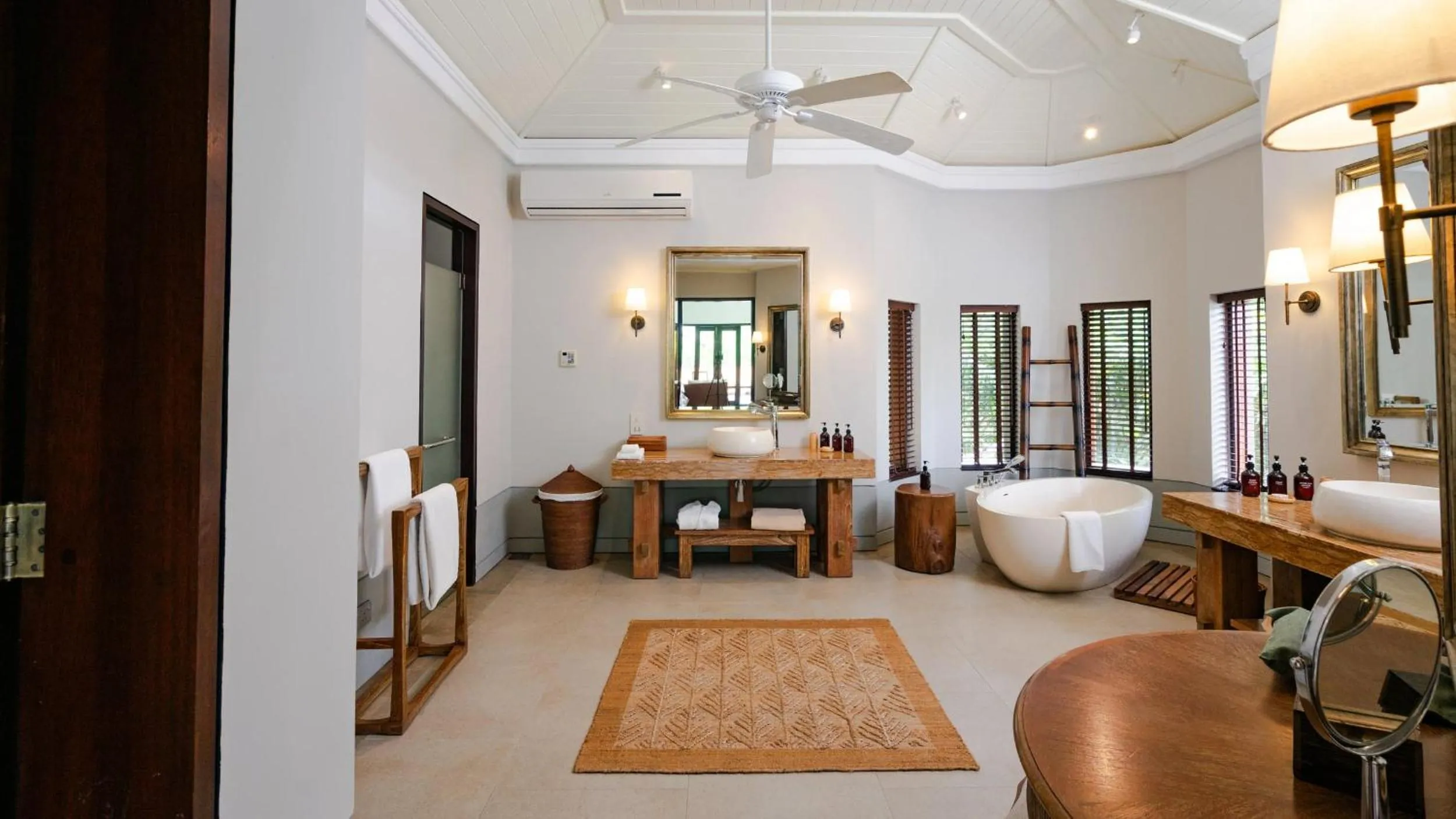 Bathroom in Cape Weligama - Relais and Chateaux