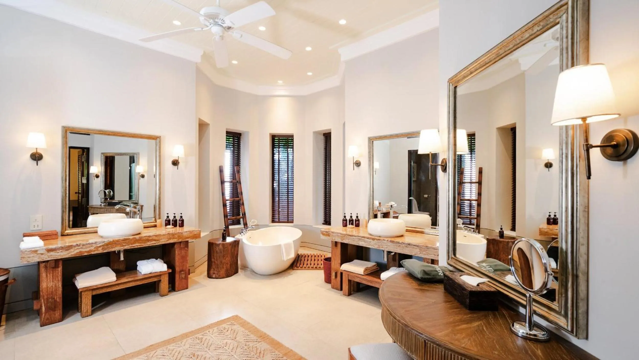 Bathroom in Cape Weligama - Relais and Chateaux