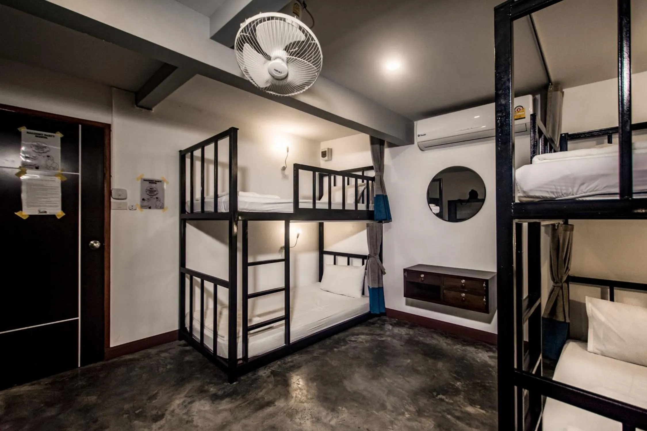 bunk bed, Bed in Balcony Party Hostel - 18-40