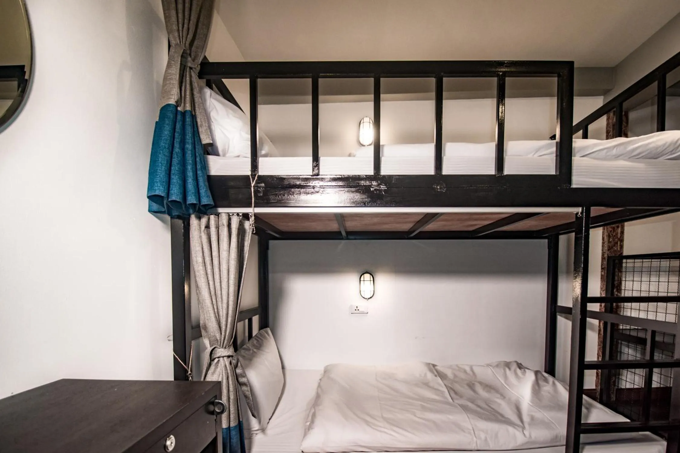 bunk bed, Bed in Balcony Party Hostel - 18-40
