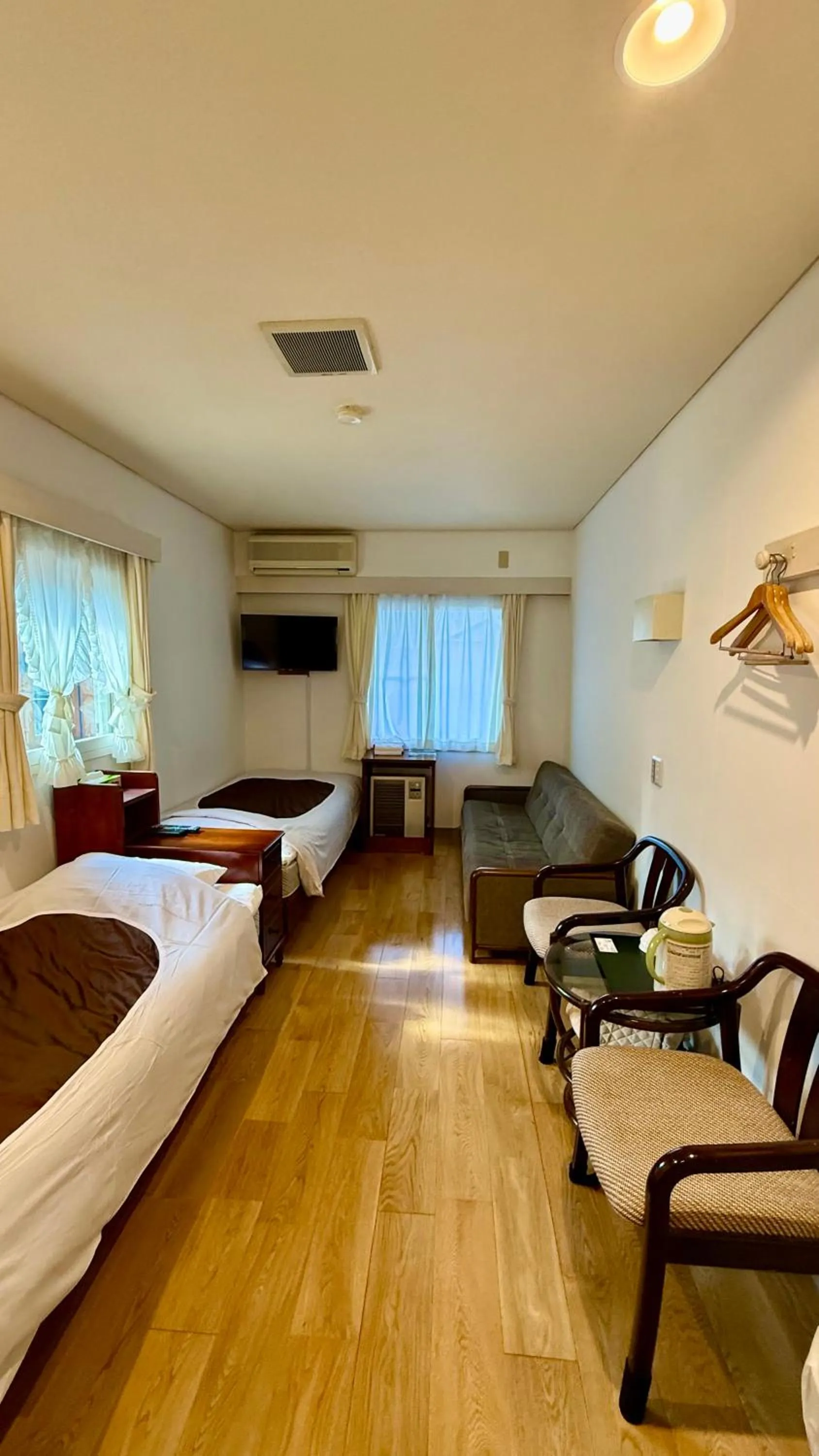 TV and multimedia, Bed in Pension Eastmountain Hakuba