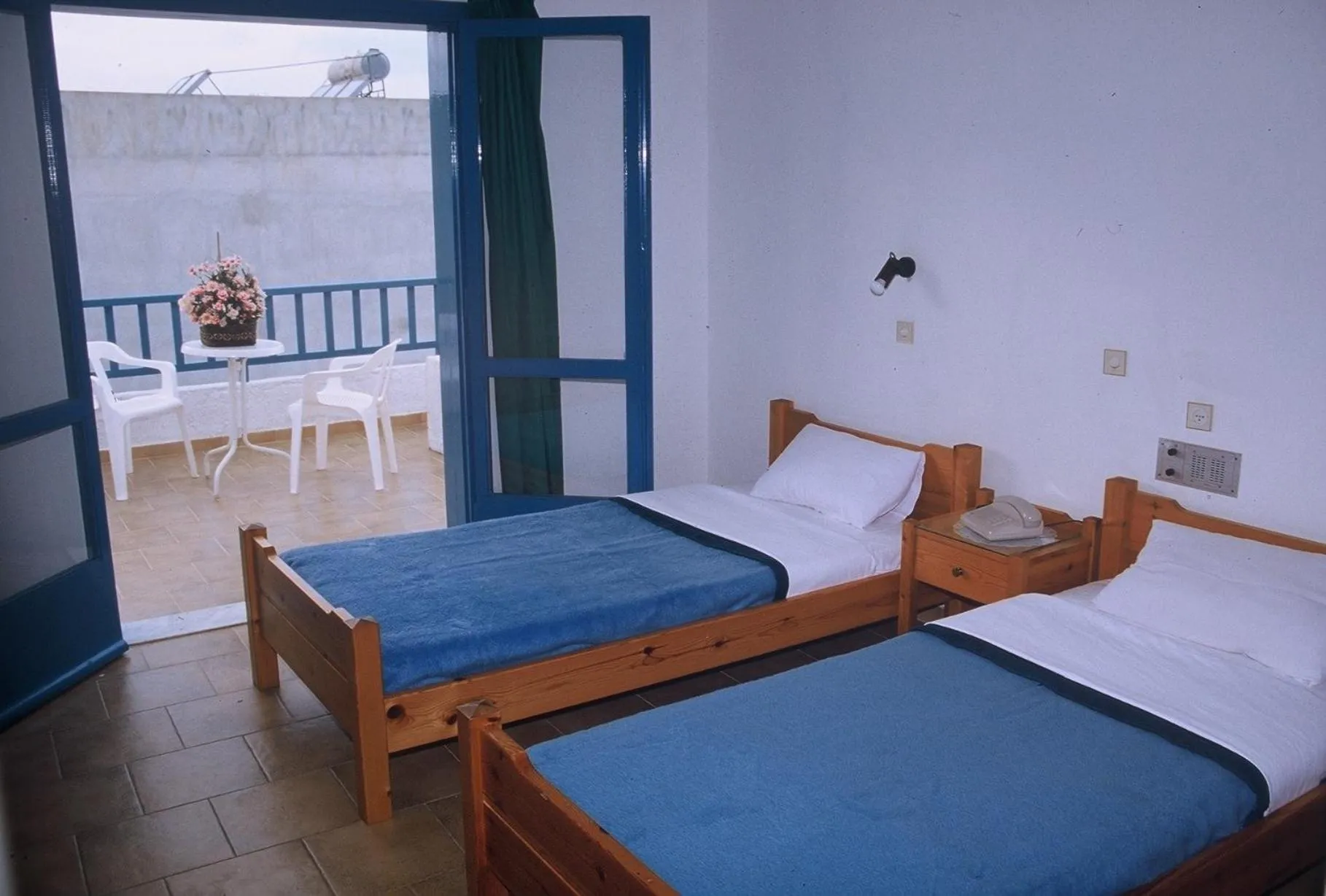 Billiard, Bed in Friday Hotel