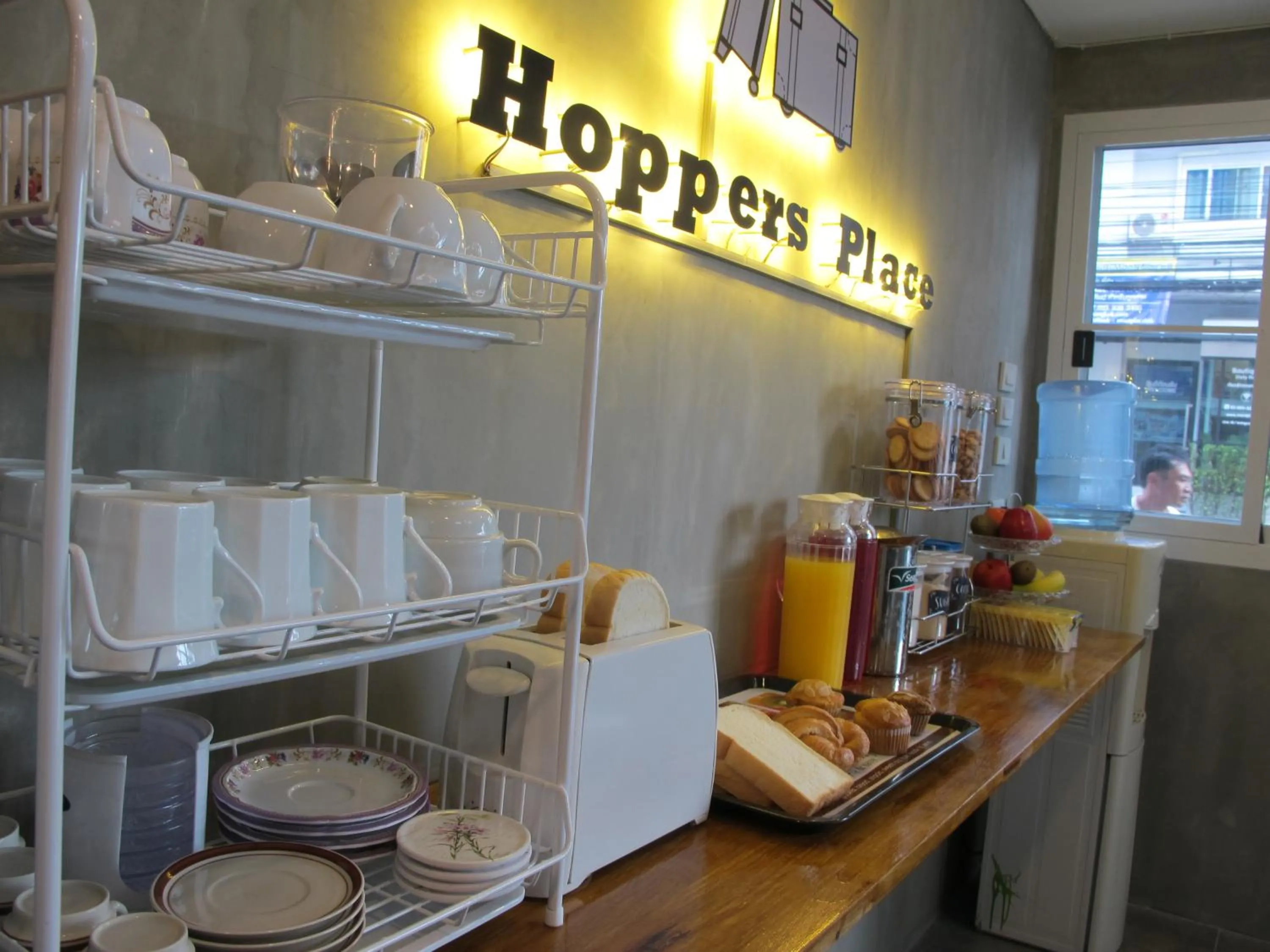 Food and drinks in Hoppers Place Donmuang