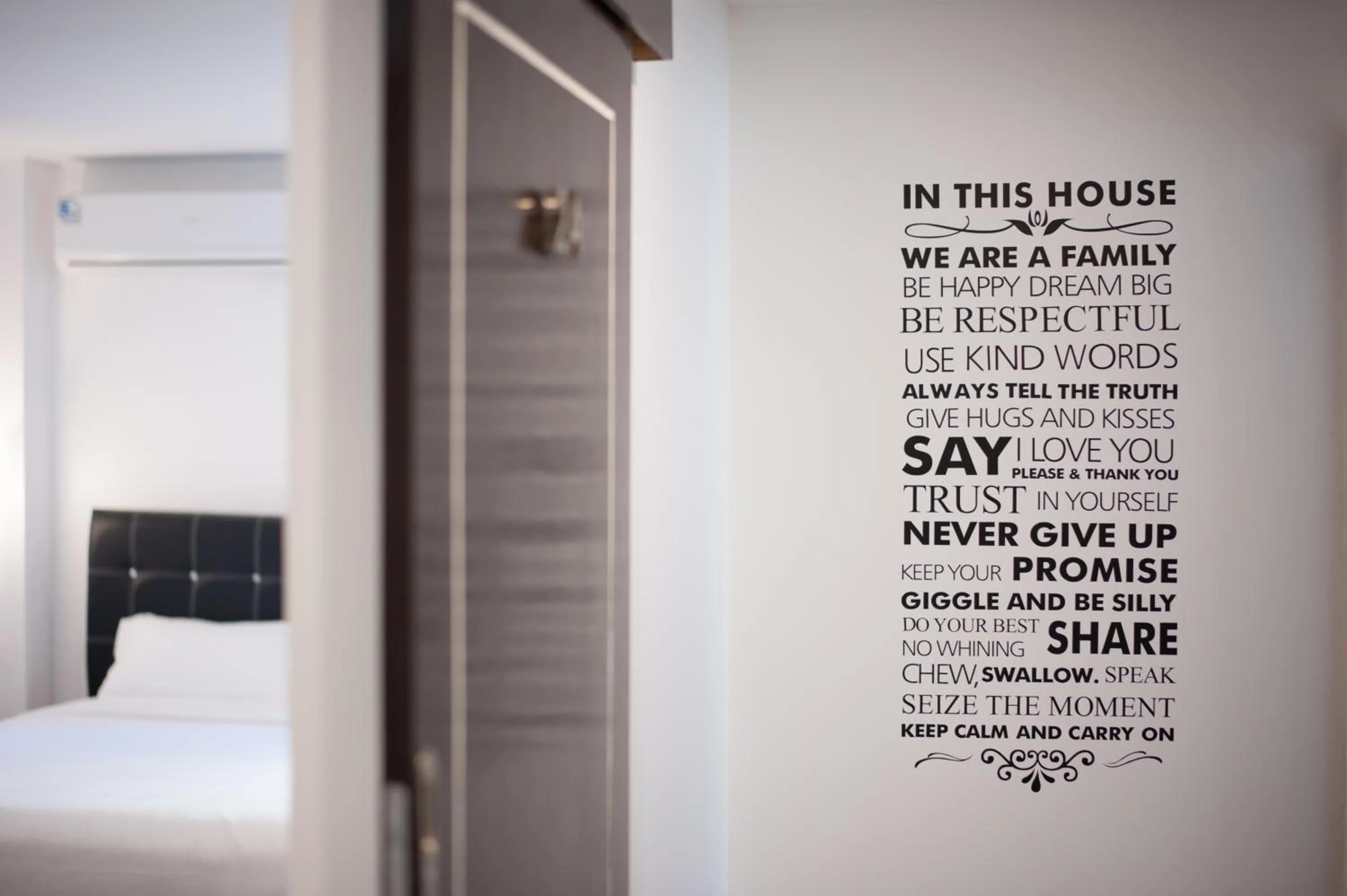 Decorative detail in Hoppers Place Donmuang