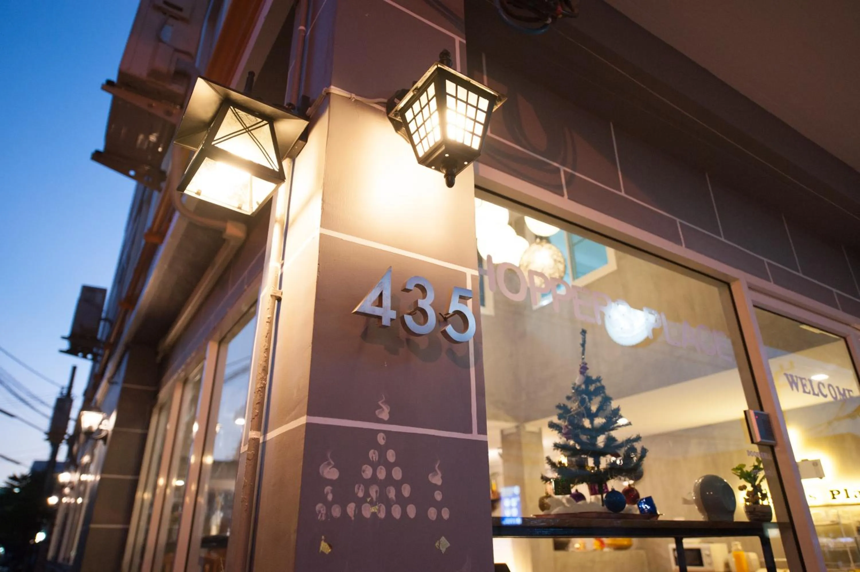 Facade/entrance in Hoppers Place Donmuang