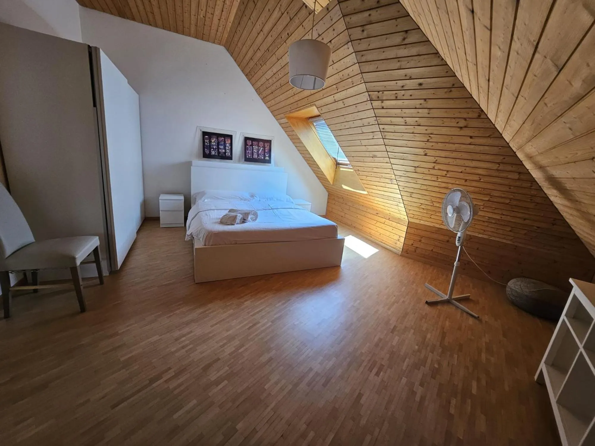 Bed in Les Galeries Marval