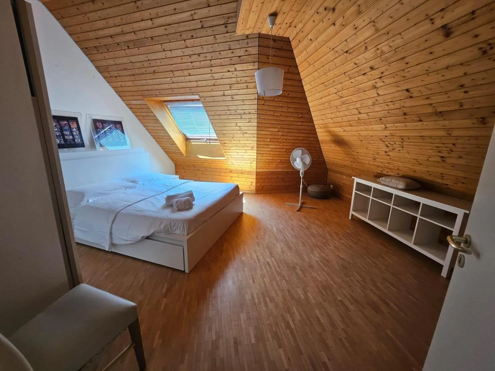 Bed in Les Galeries Marval