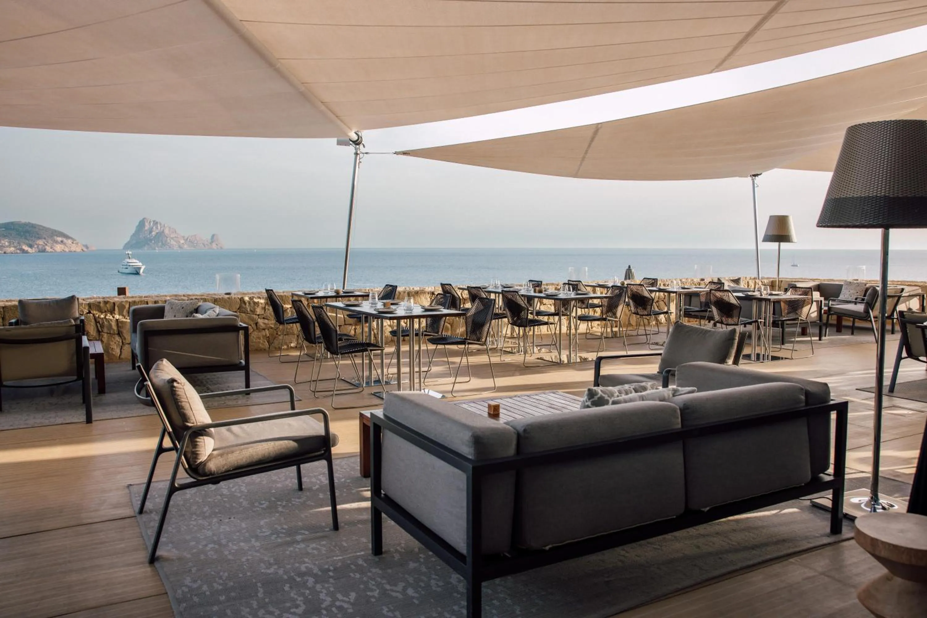 Lounge or bar in 7Pines Resort Ibiza, part of Destination by Hyatt