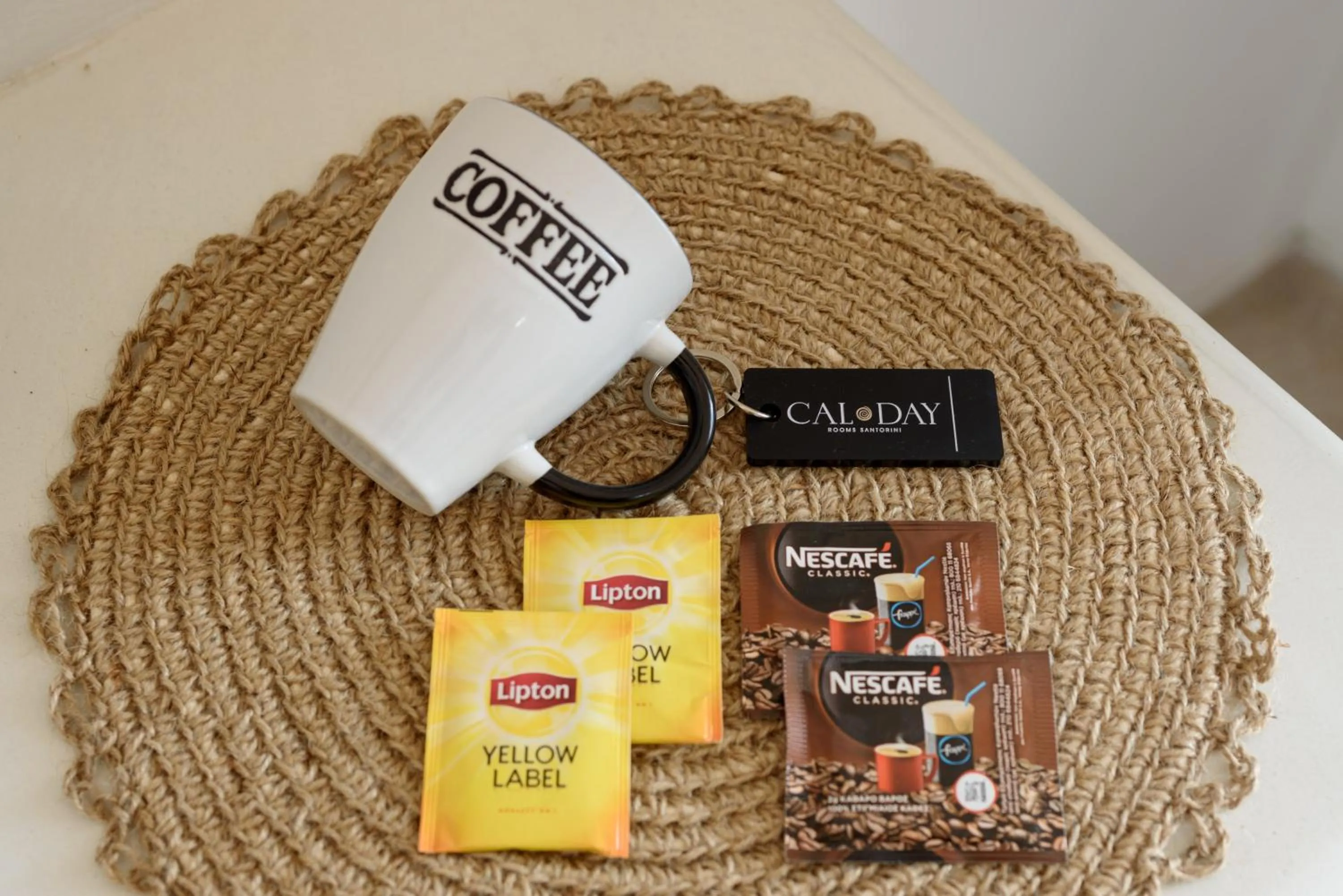 Coffee/tea facilities in Cal Day Rooms Santorini