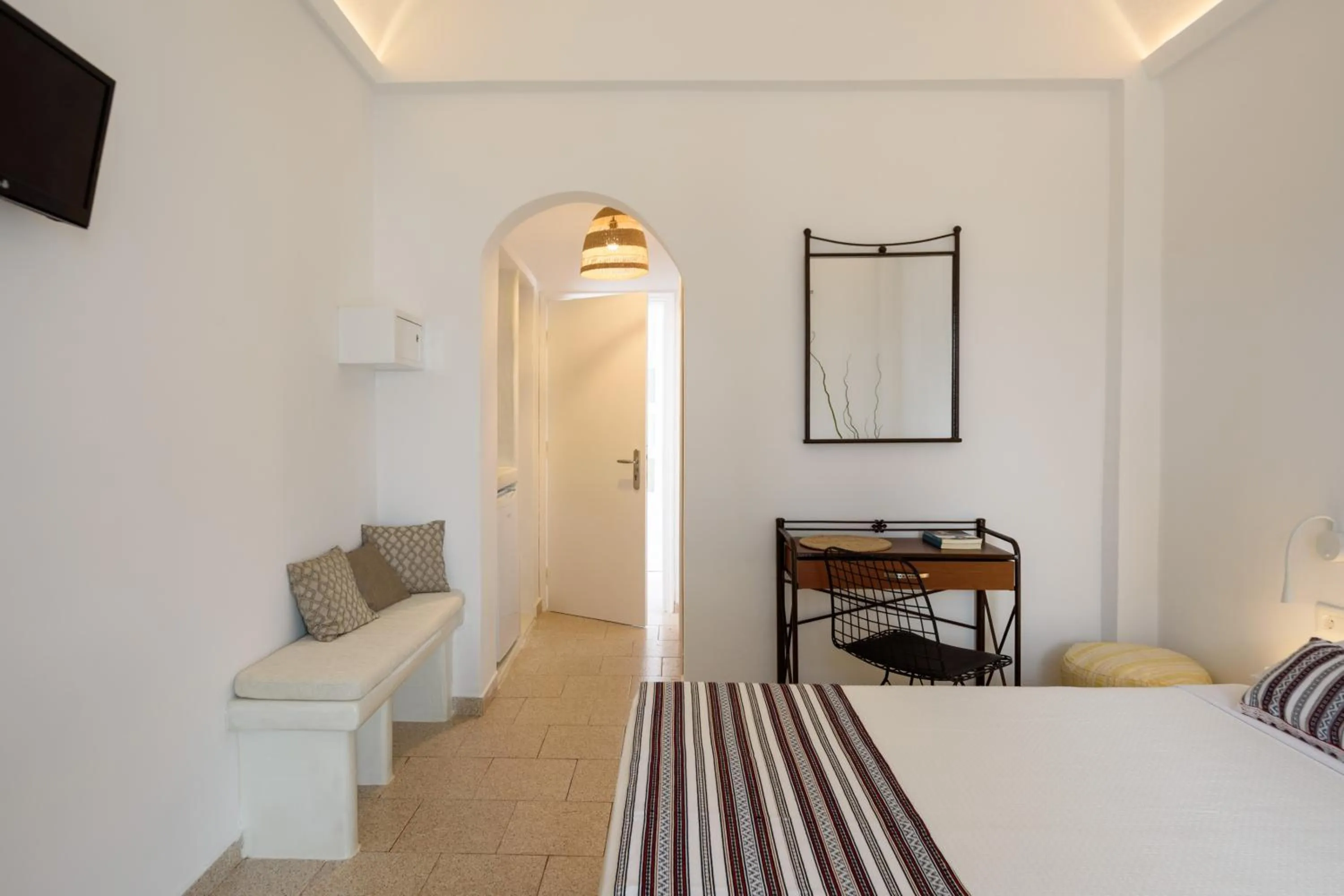 Bed in Cal Day Rooms Santorini