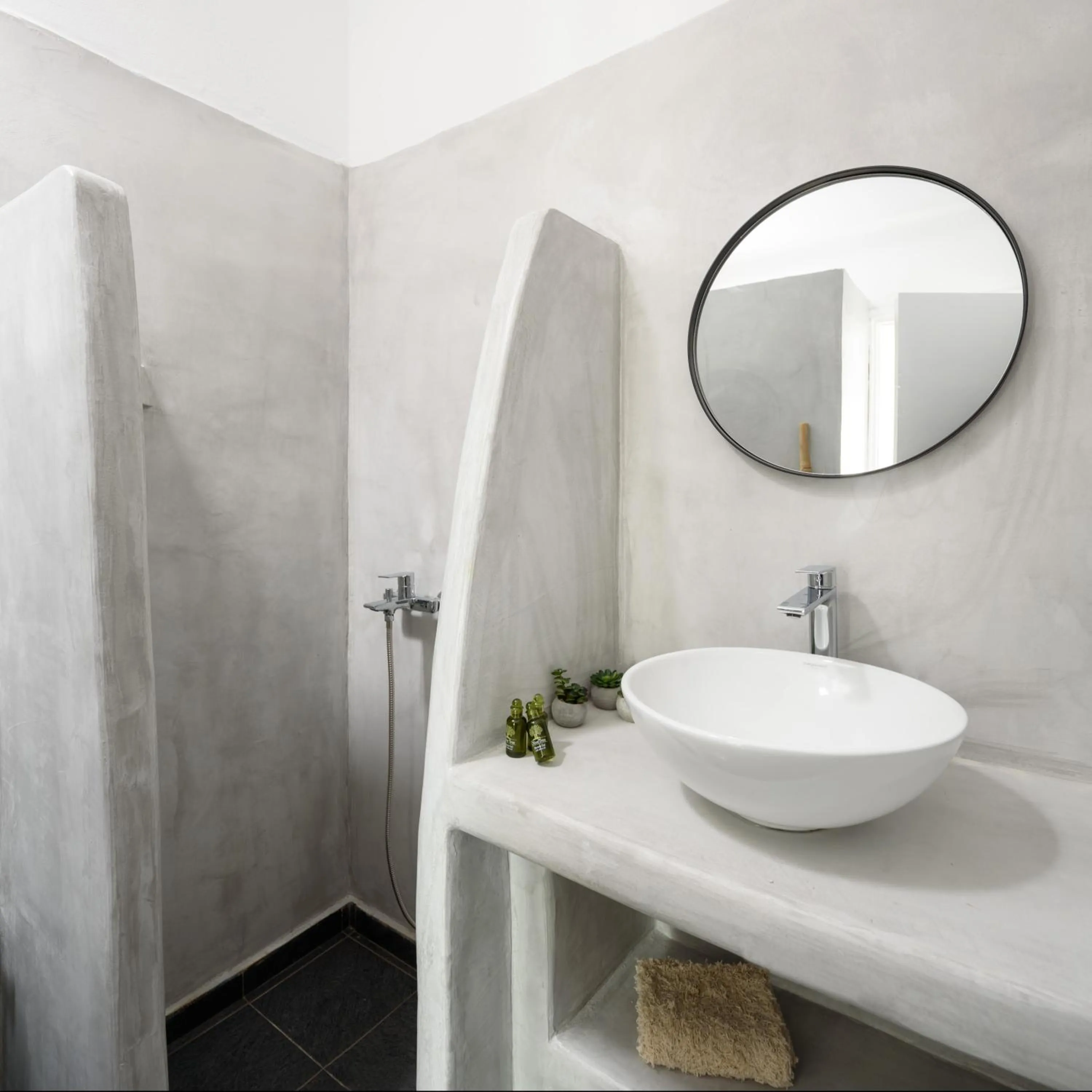 Bathroom in Cal Day Rooms Santorini