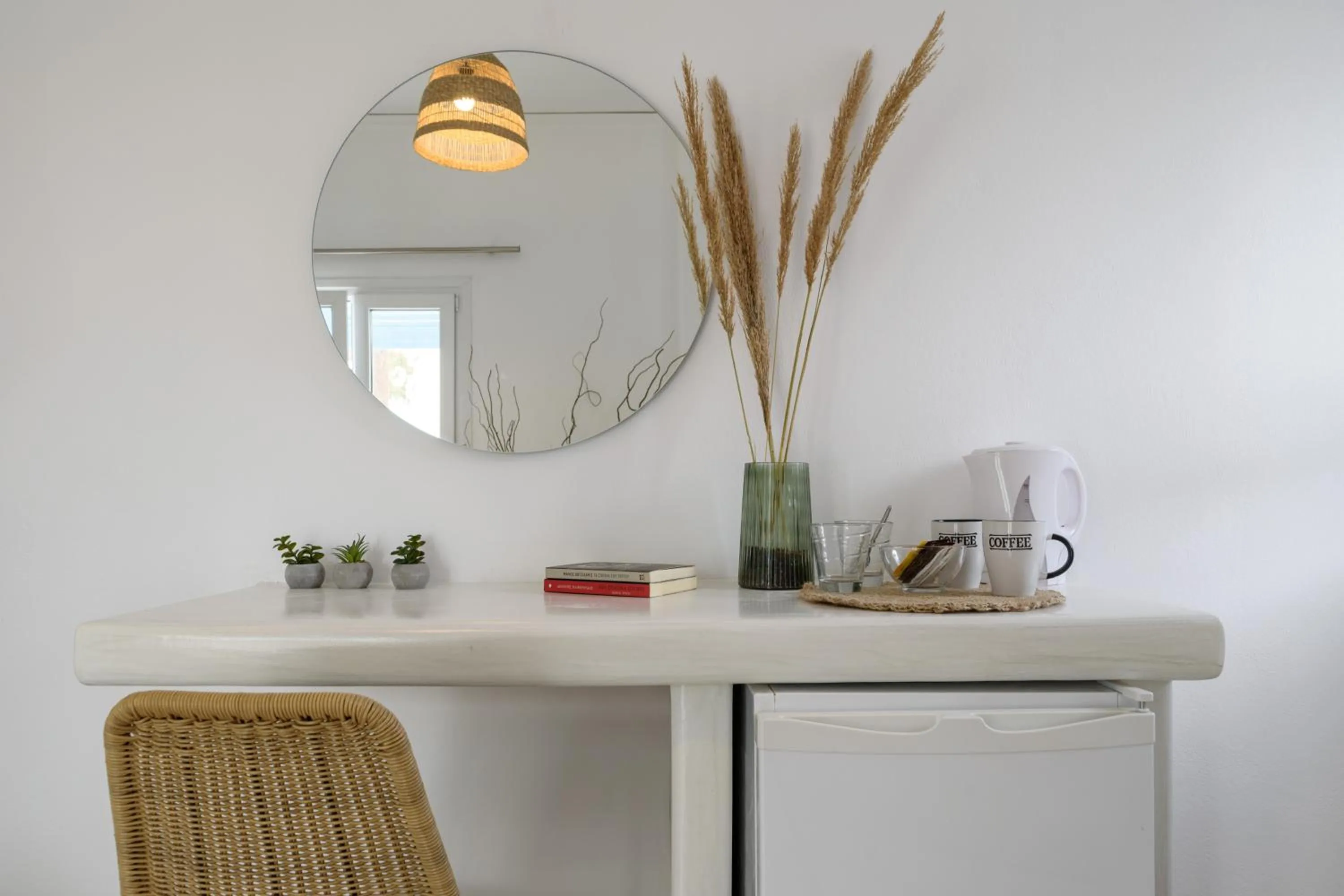 Coffee/tea facilities in Cal Day Rooms Santorini