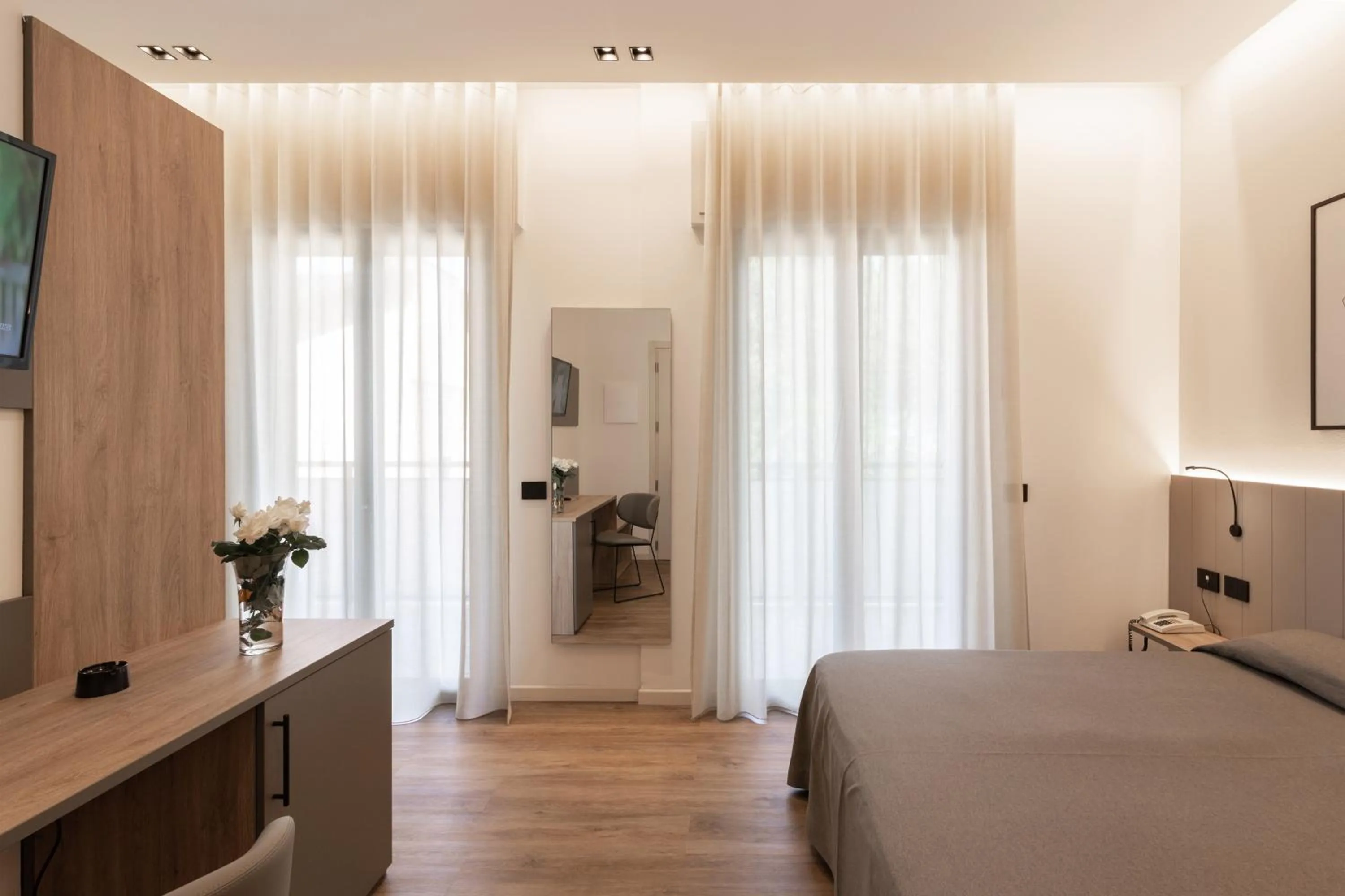 Bedroom, Bed in Renzo Hotel